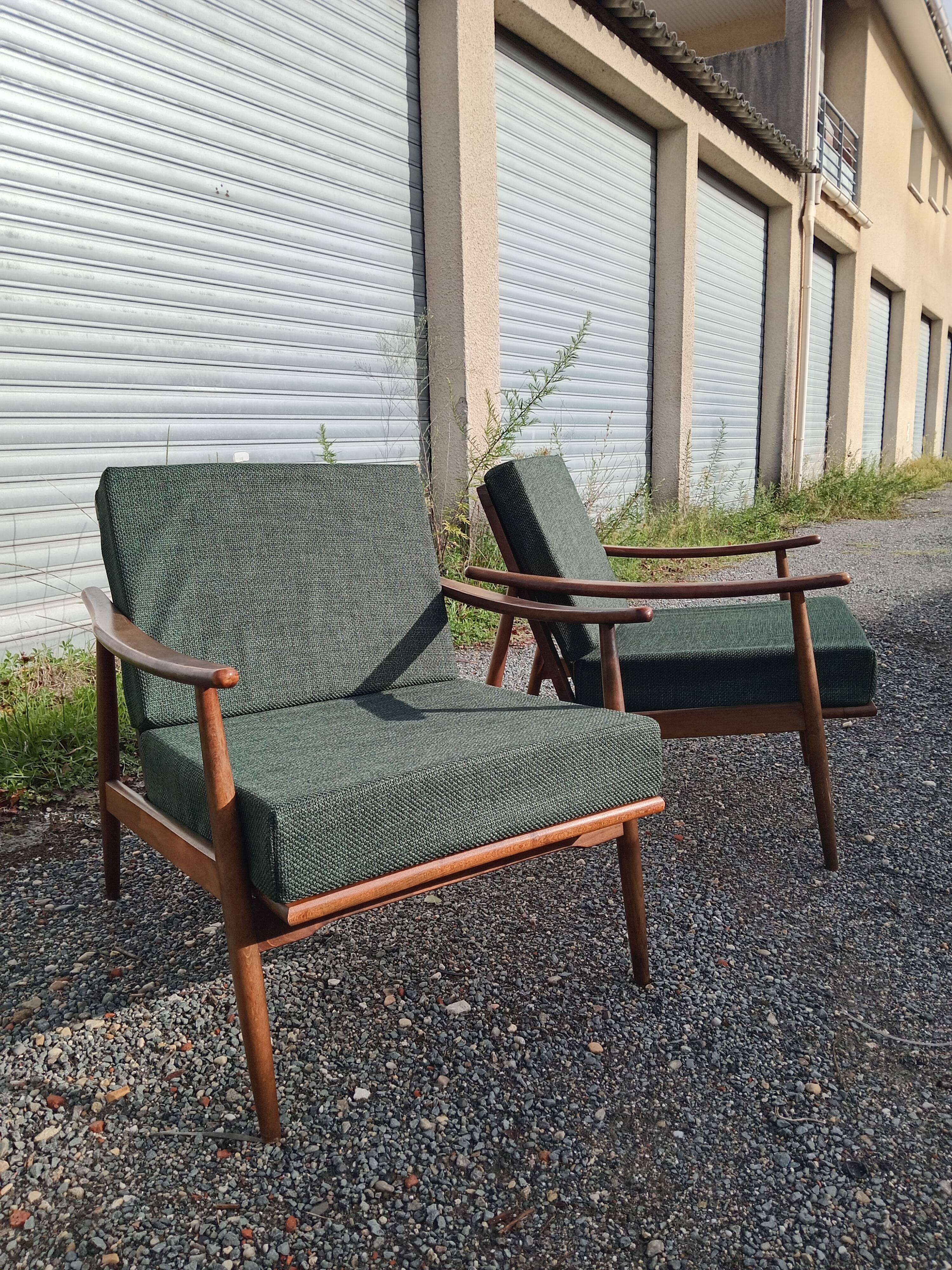 Paire de fauteuils boomerang, années 70