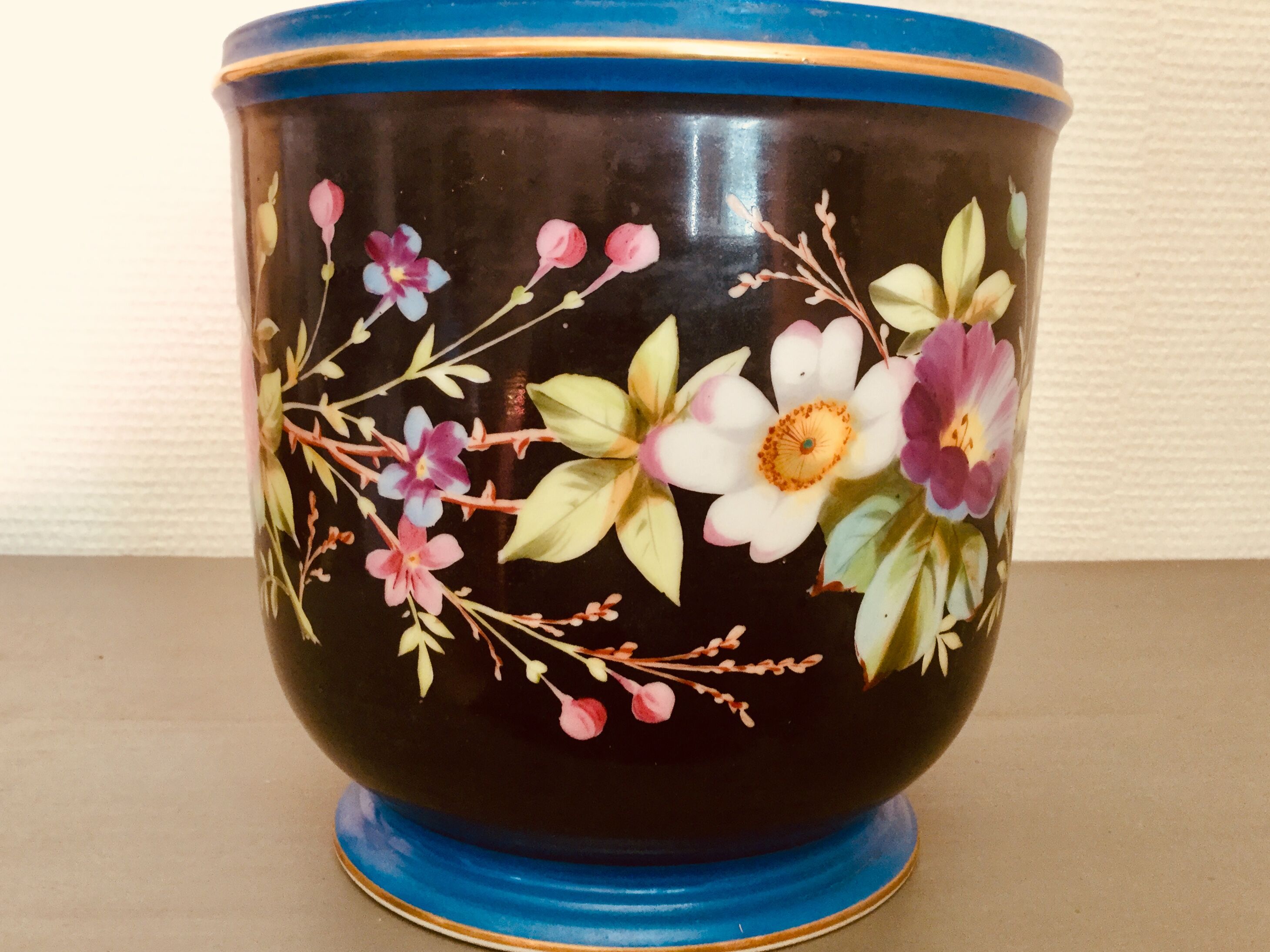 Cache pot