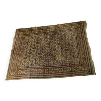 Wool carpet from SIN KIANG, entirely handmade in China, Turkestan.