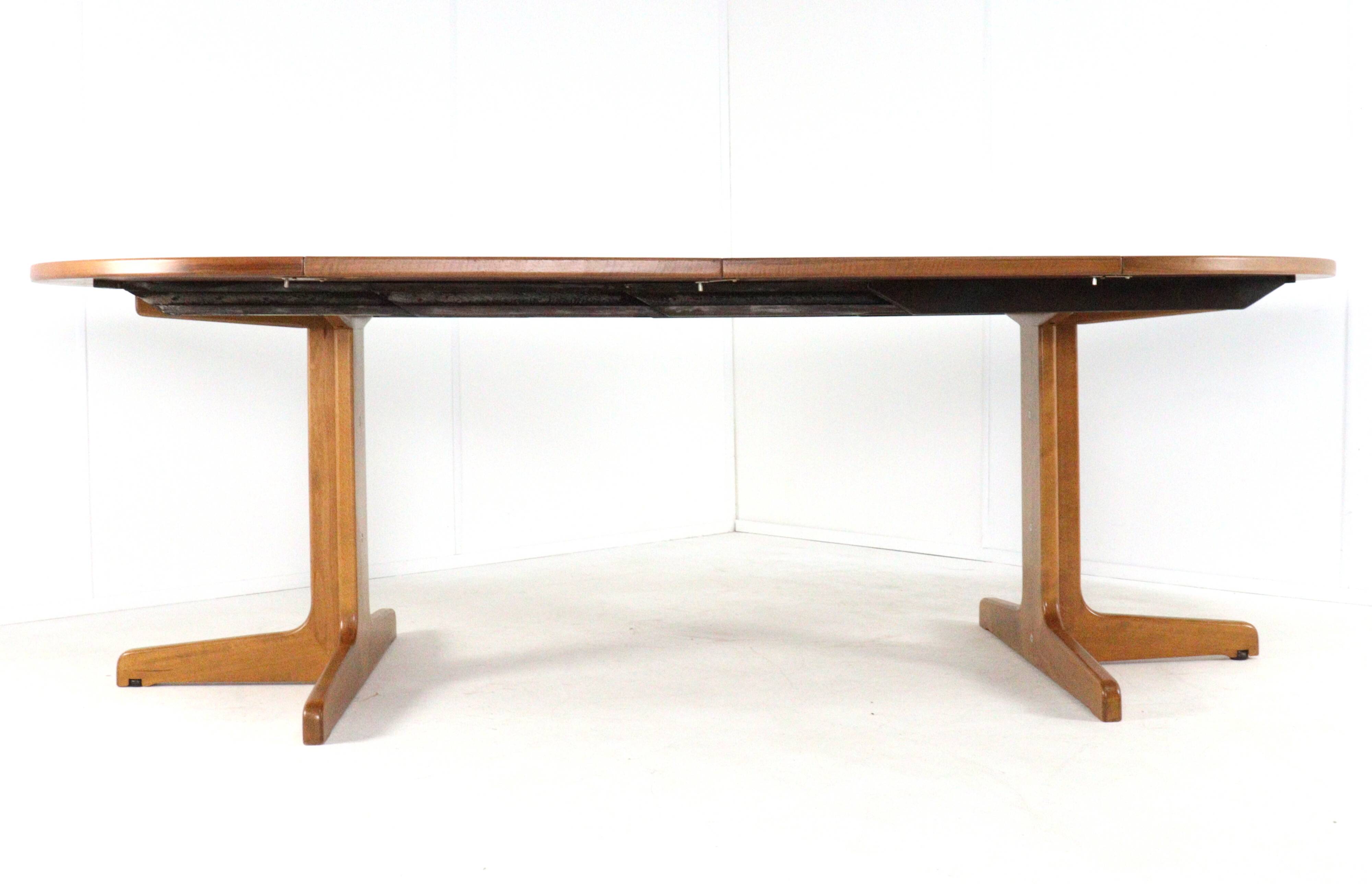 Round extendable dining table 2x 'Vienna' Thonet - mid-century modern style