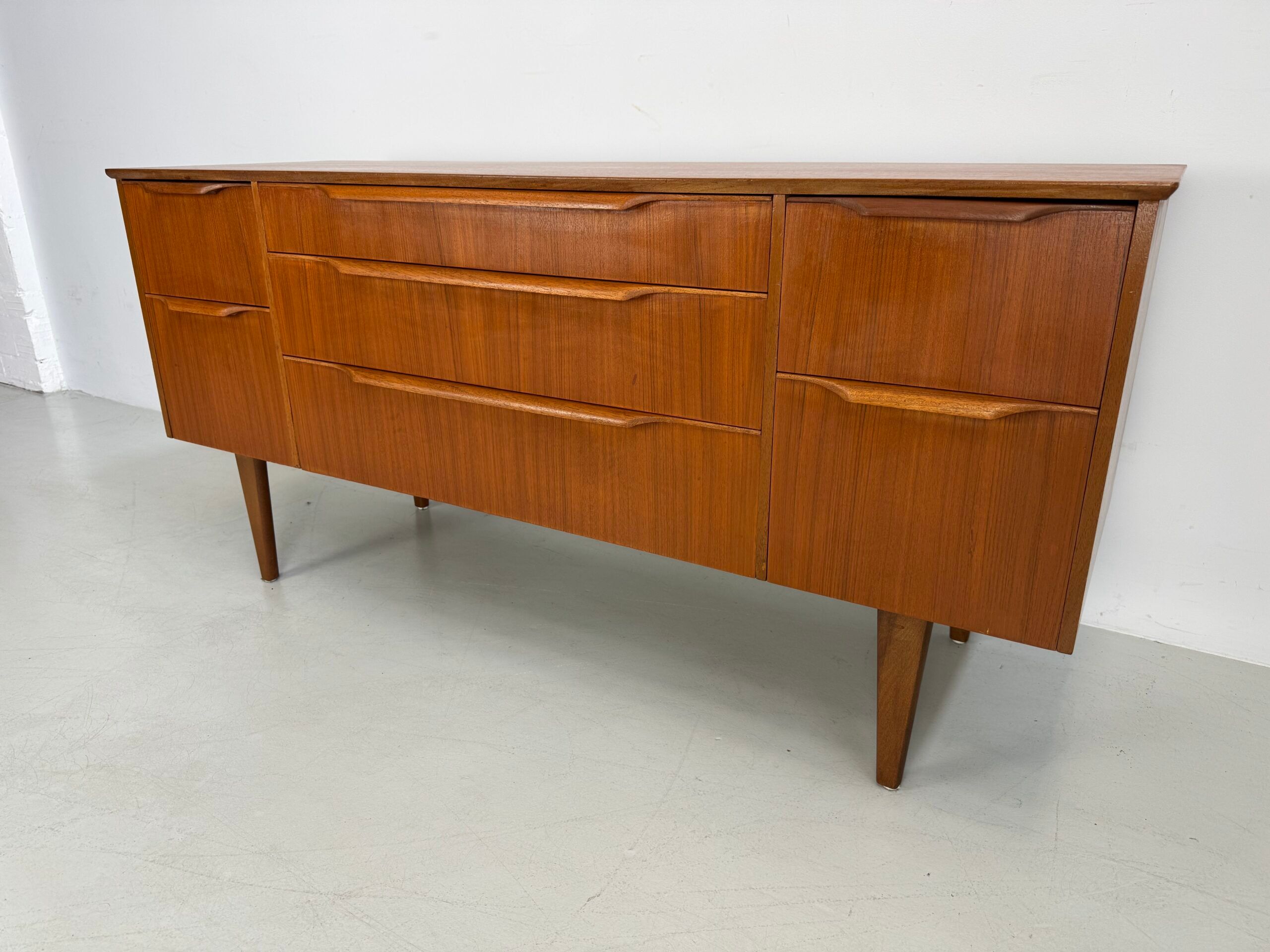 Vintage Austinsuite sideboard.