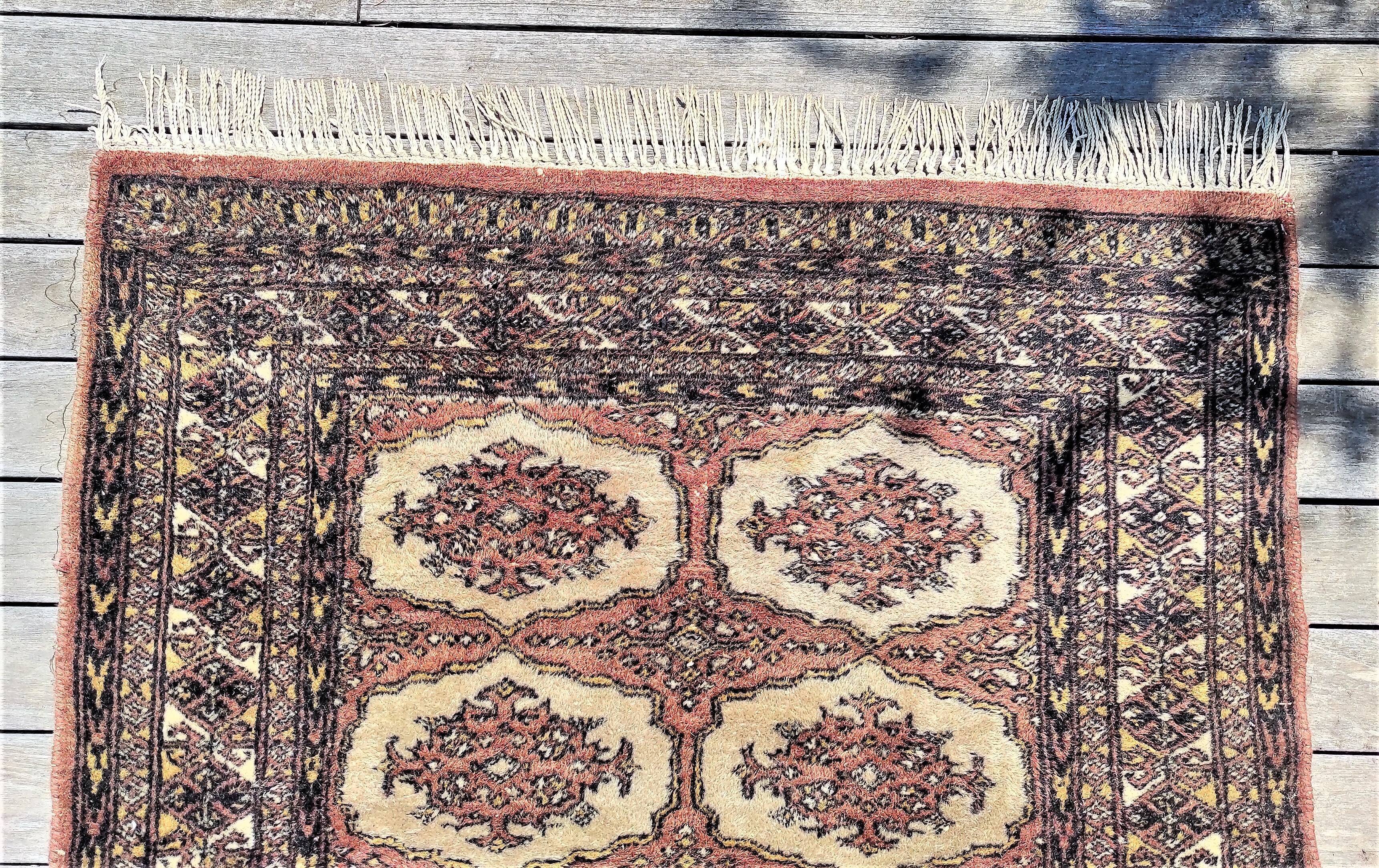 Old Persian carpet of 95 x 158 cm
