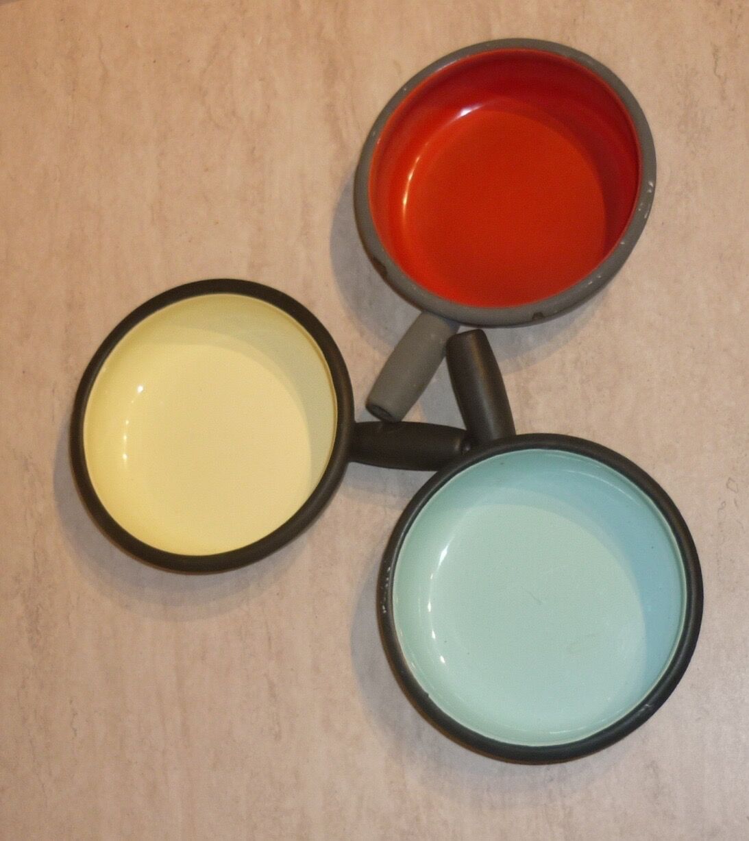 Set of 3 colored iron pans