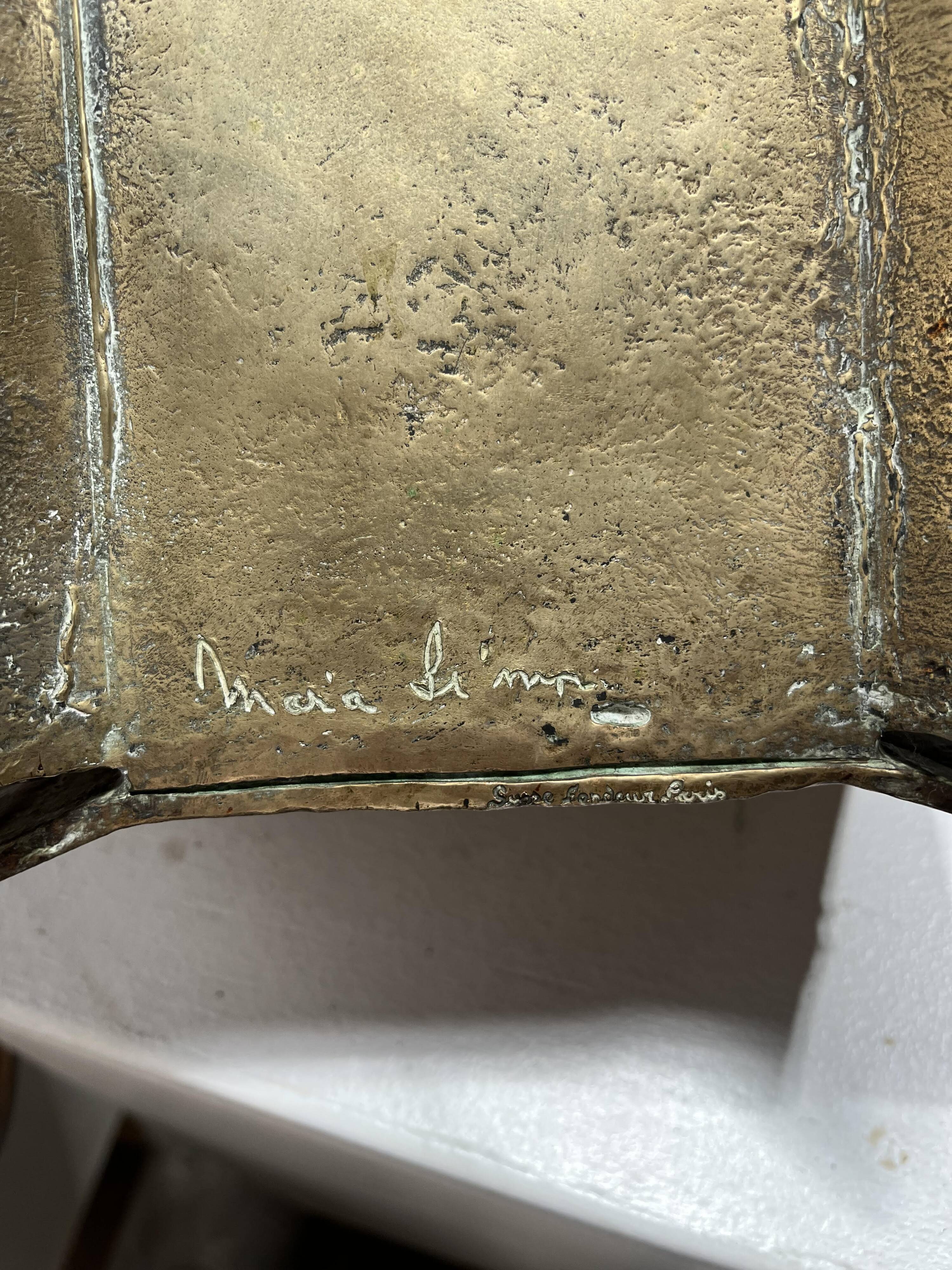 Modernist abstract bronze sculpture signed by María Simón Padrós.