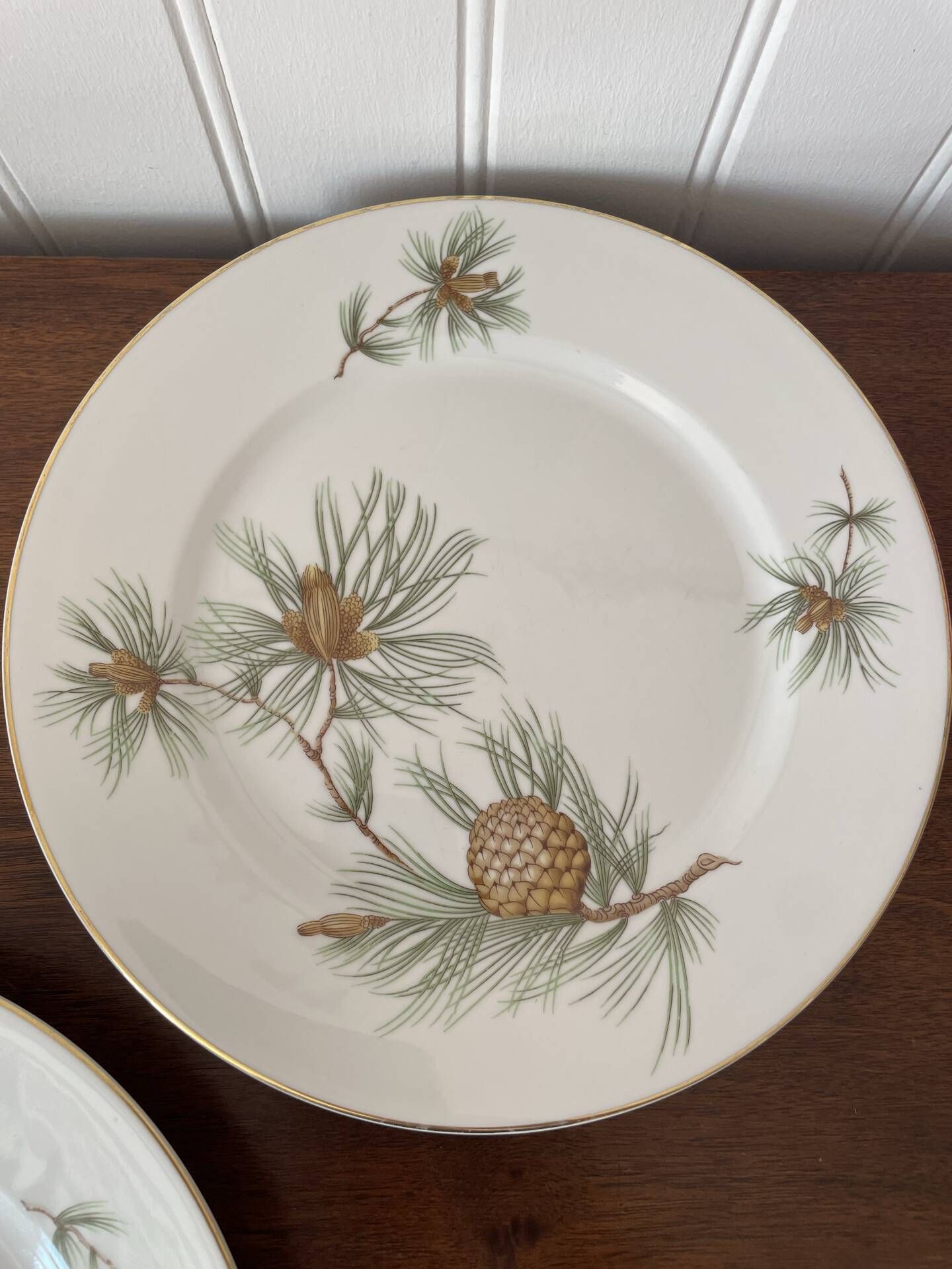 Lot of 3 plates and a sauce boat in Rosenthal porcelain.