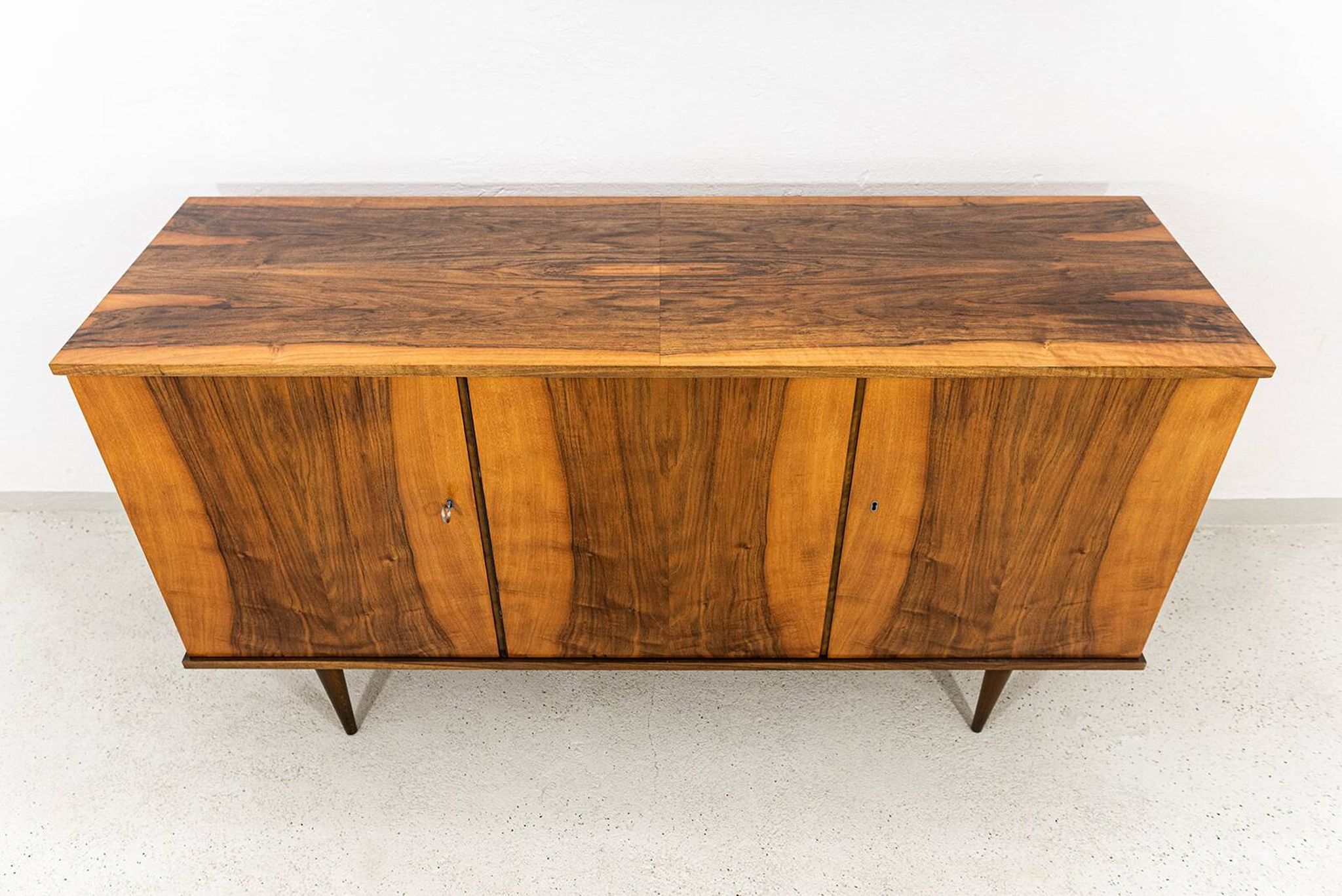 Buffet vintage en noyer de la marque Lfm, Pologne, années 1970