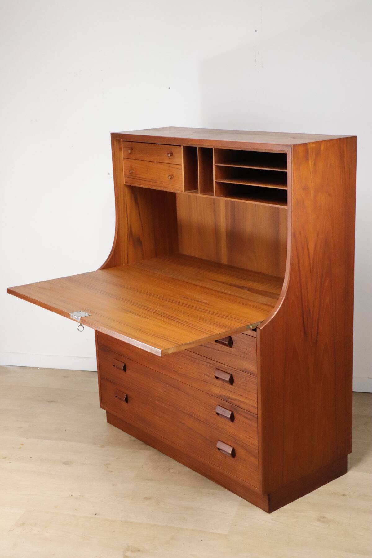 Scandinavian secretary Borge Mogensen Soborg edition, 1960