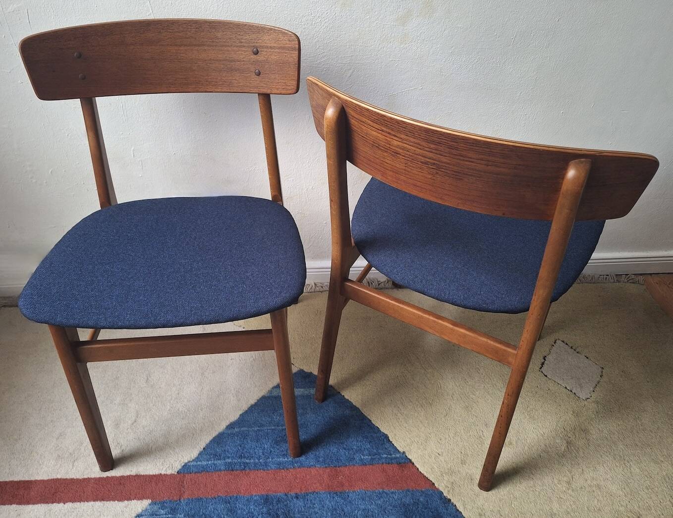Paire de chaises de salle à manger en teck de style mid-century par Farstrup Mobler, Danemark, années 1960.