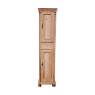 Armoire, bonnetière en pin massif