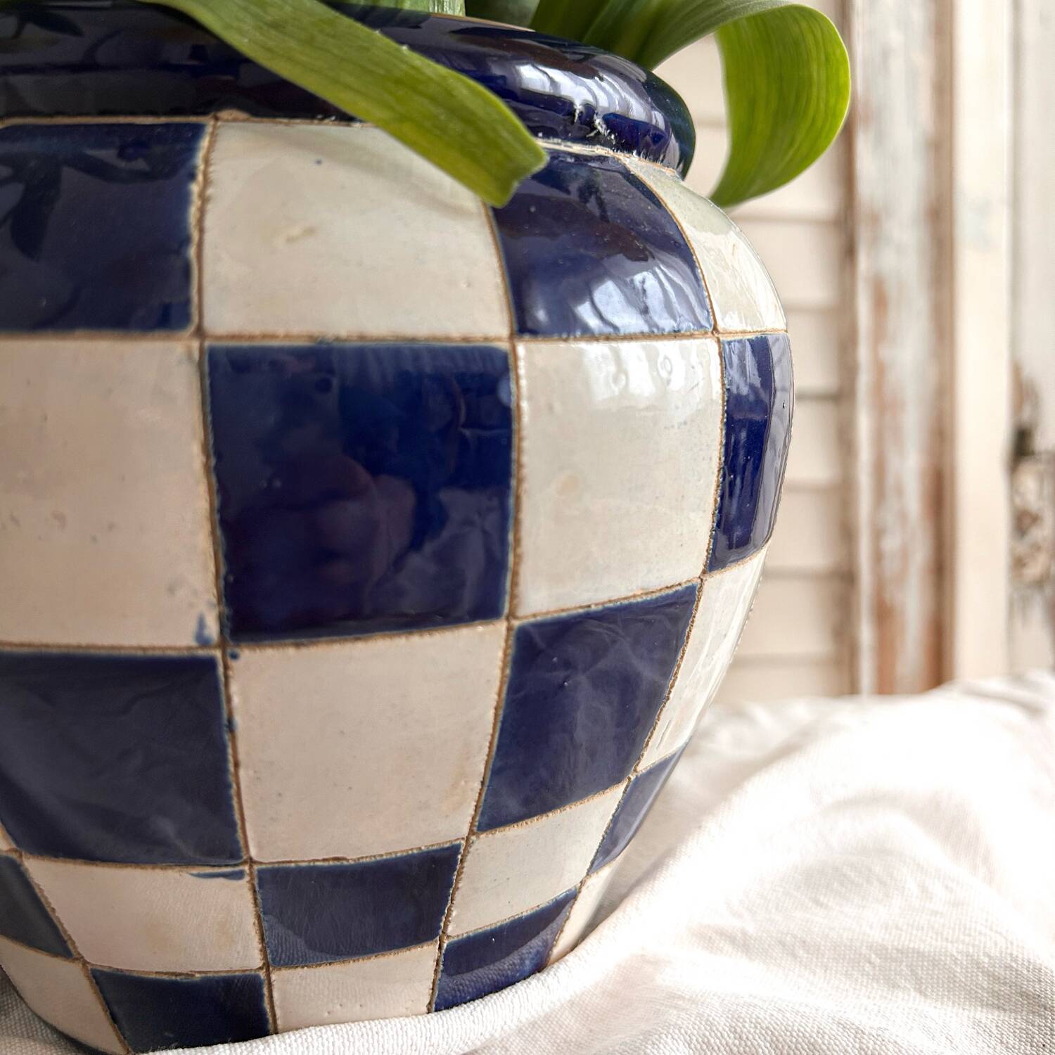 Vase, flowerpot with checkerboard decoration