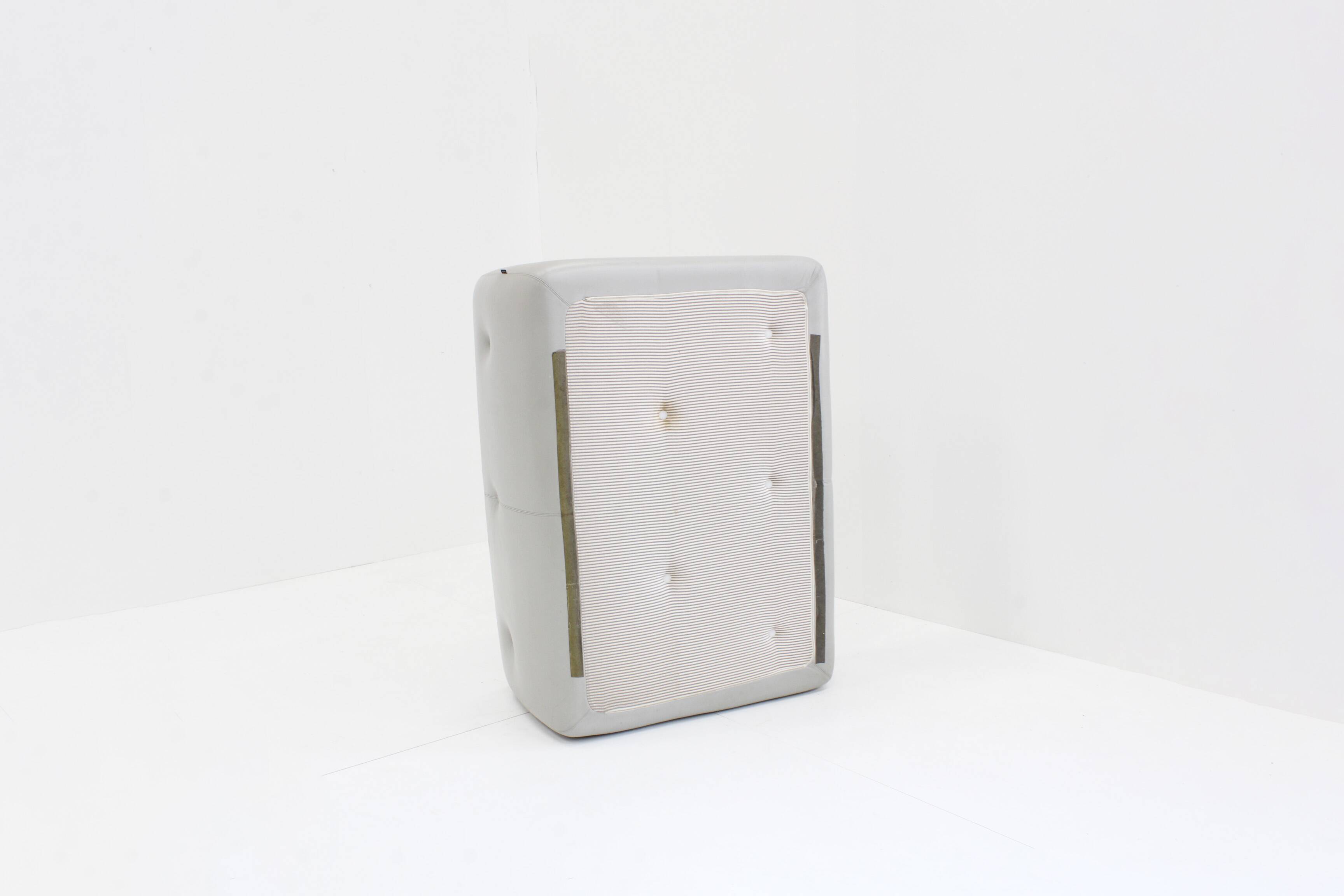 Canapé Kali en cuir gris de Michel Ducaroy pour Ligne Roset