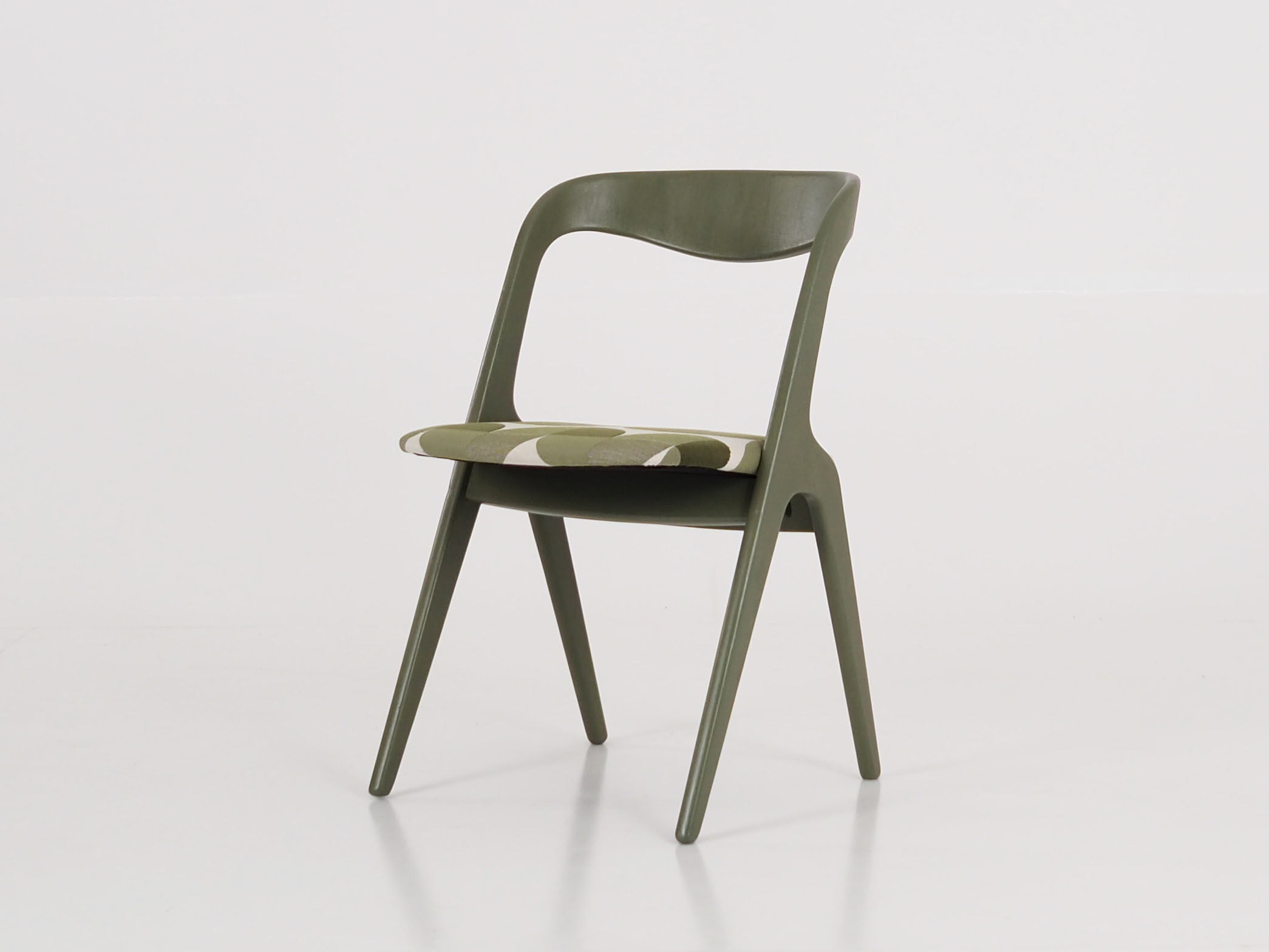 Olive green chair, Scandinavian design of the 70s