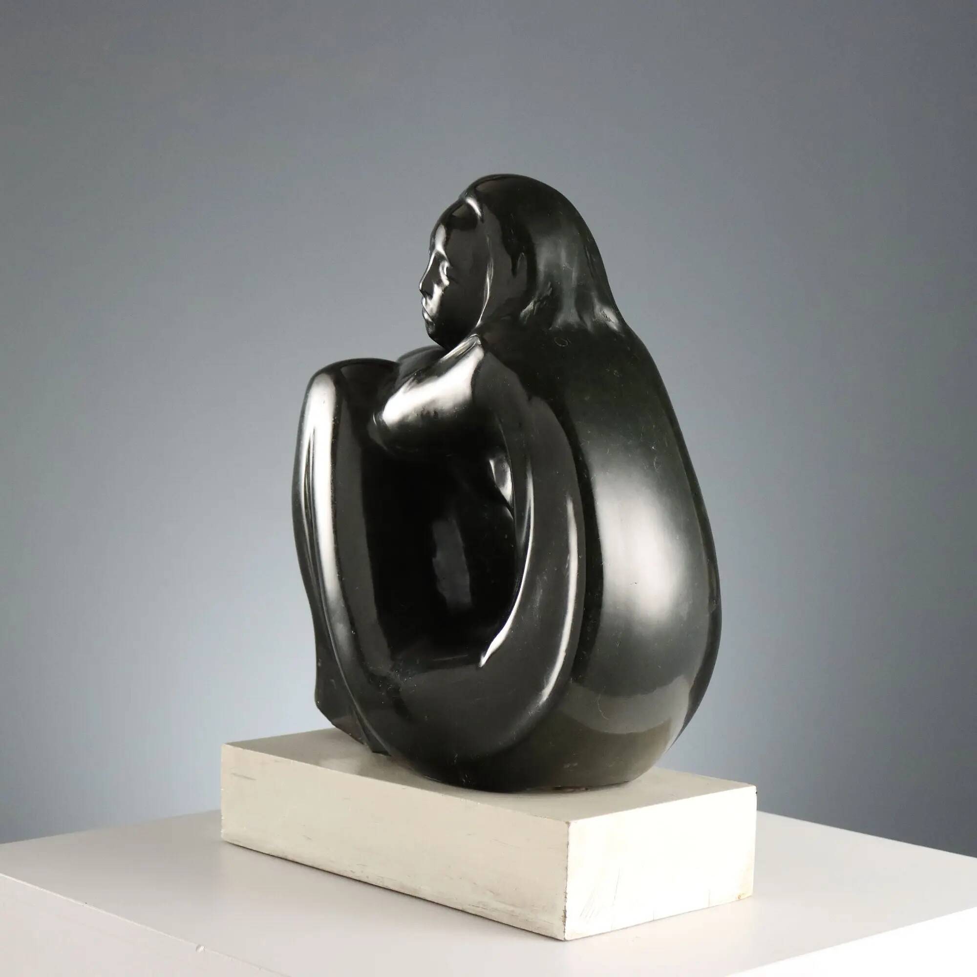 Modern female nude in marble by Vittorio Gagliano, Italy, 1970s.