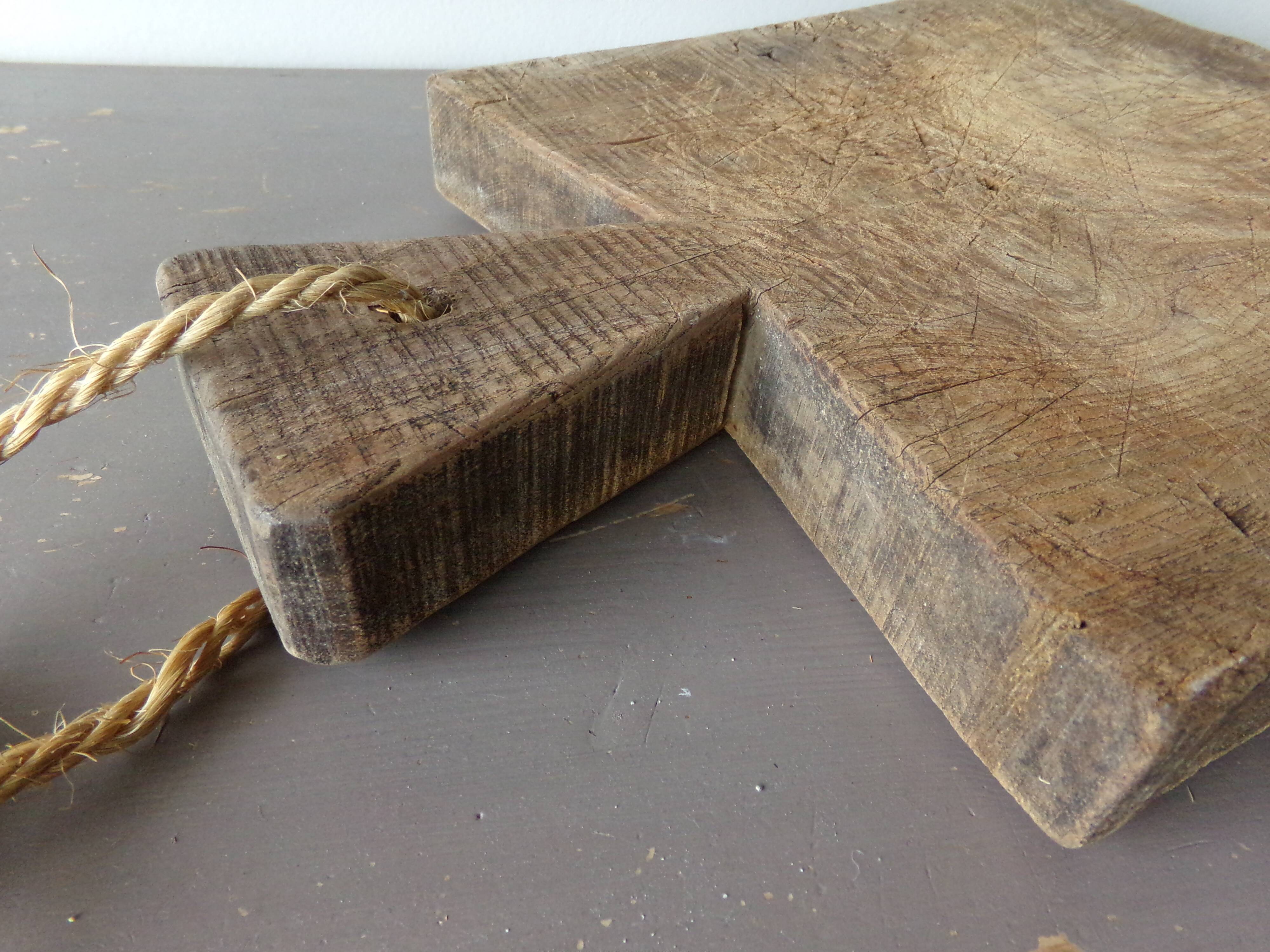Old wooden cutting board, log