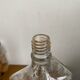 Bouteille en verre taillé vintage