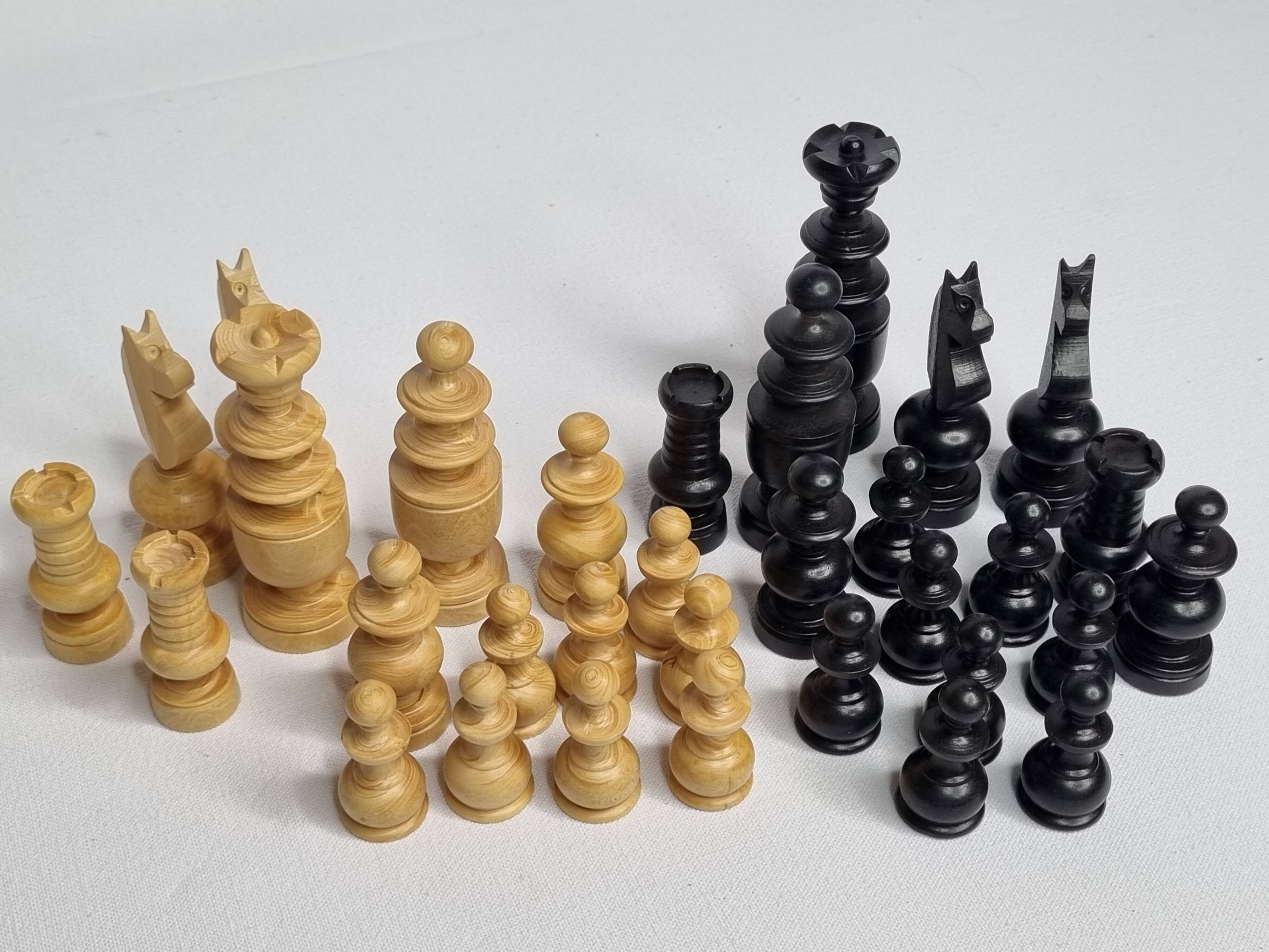 Jeu d'échecs en bois Henri Chavet modèle Régence