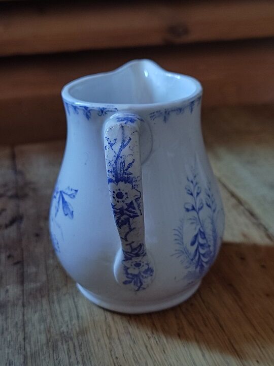 porcelain milk jar Lunéville Mes Anges