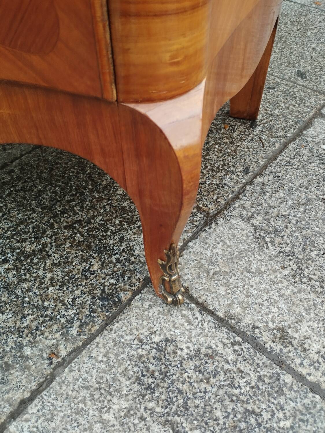 Commode ancienne en bois et marbre style Louis XV