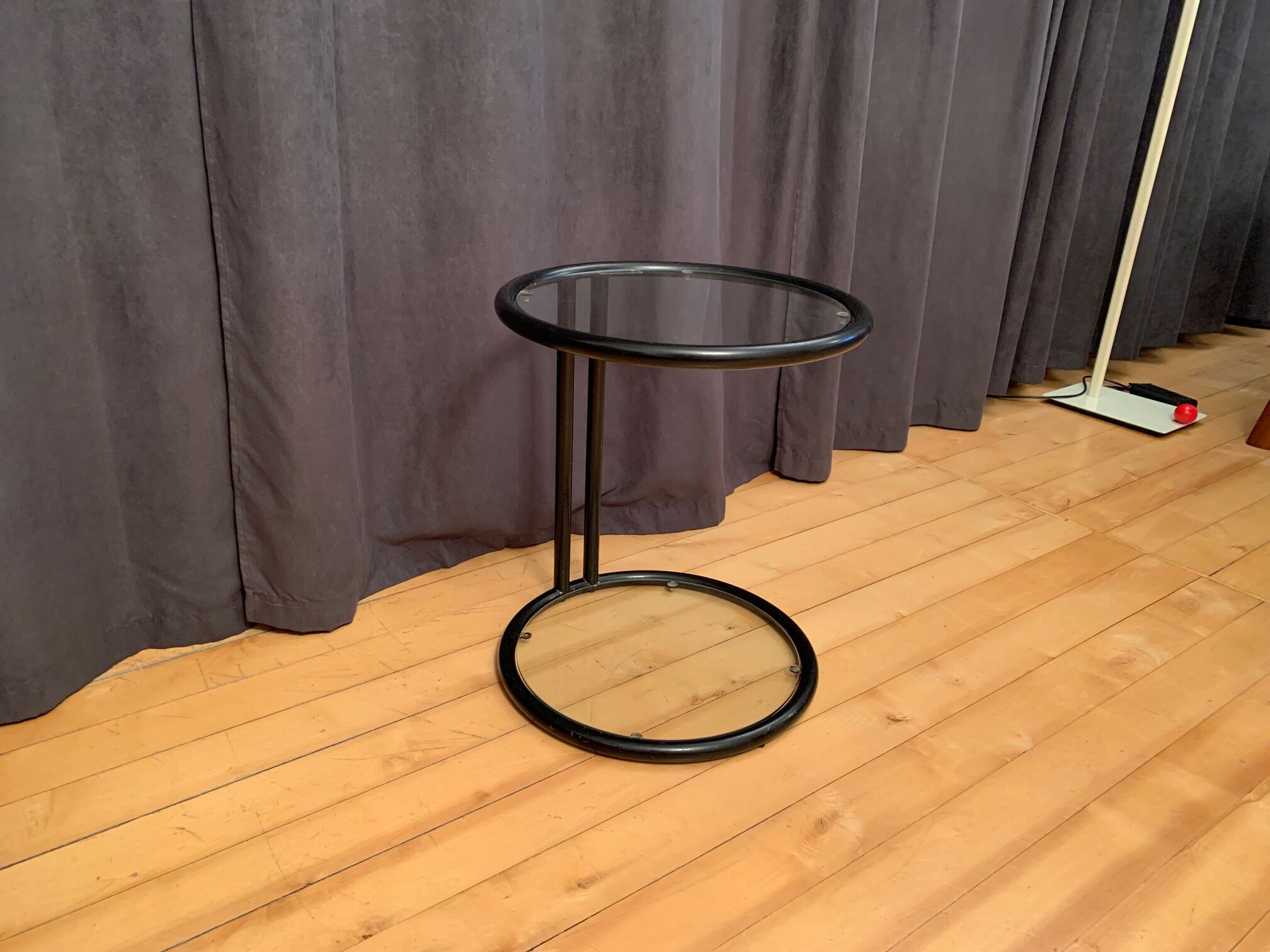 Mobil Metal side table, Italy, 1980s.