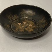 CHINA, black lacquered wood cup decorated three dignitaries early twentieth century