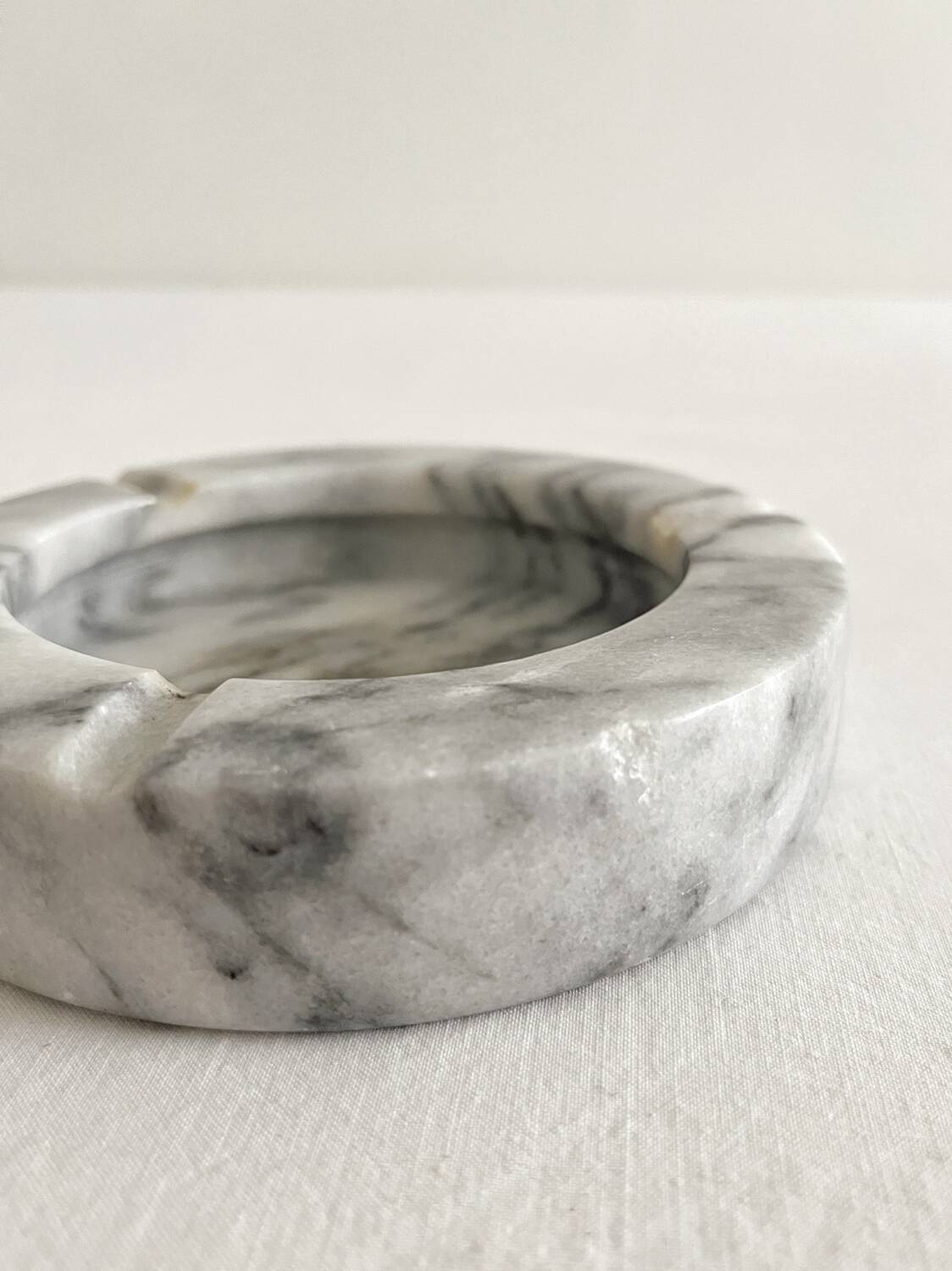 Cendrier rond en marbre gris vintage