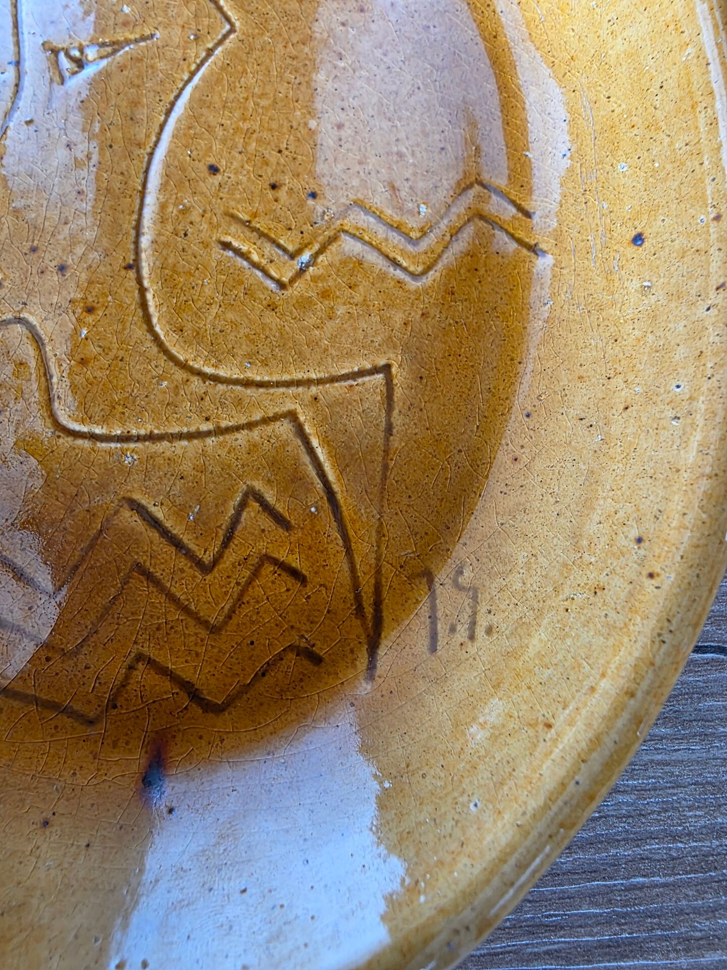 Empty pocket bowl Vallauris Foucard-Jourdan 1959 Incised profile decoration