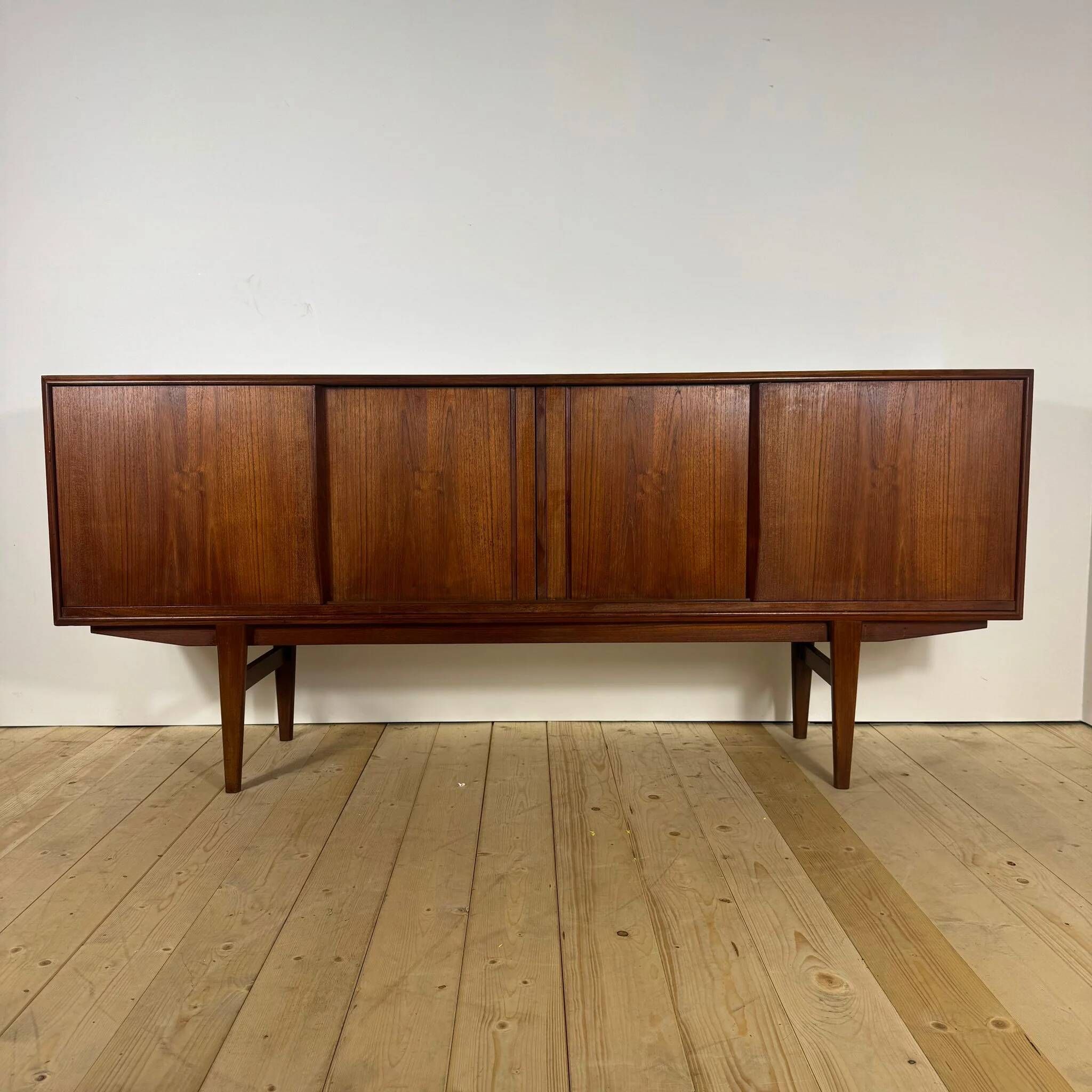 Vintage teak sideboard – Danish design 1960s, mid-century modern