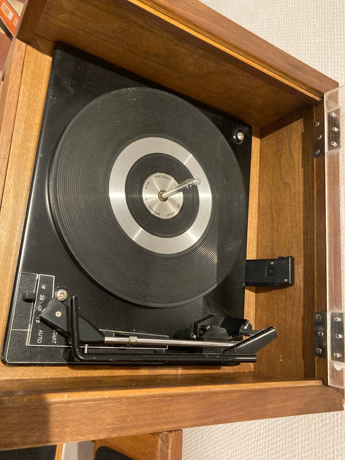 Cabinet/column for turntable and vinyl