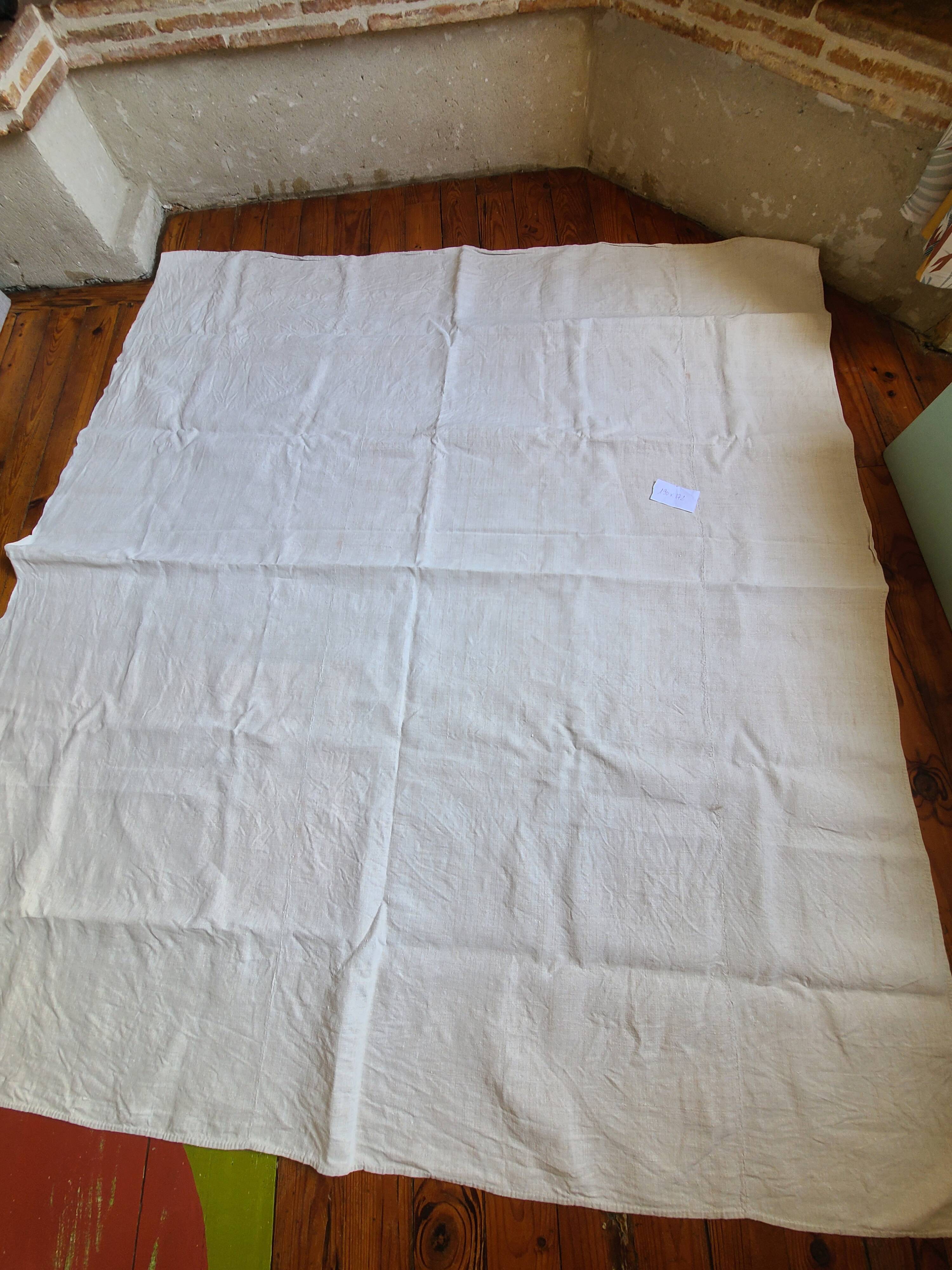 Set of 2 antique pieces in authentic pure linen.