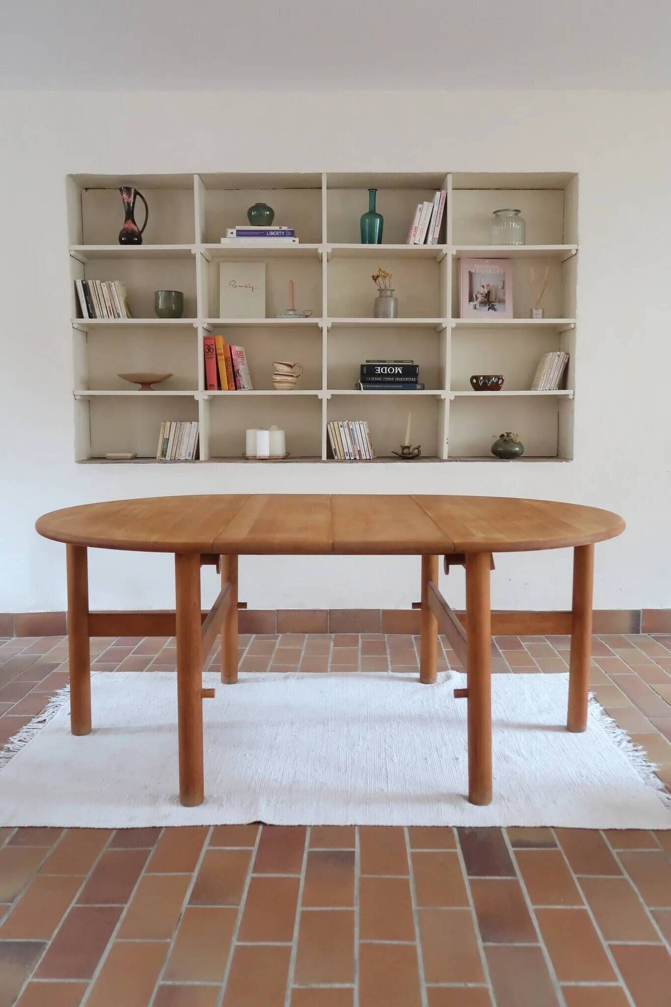 Table ronde extensible en hêtre massif, années 80