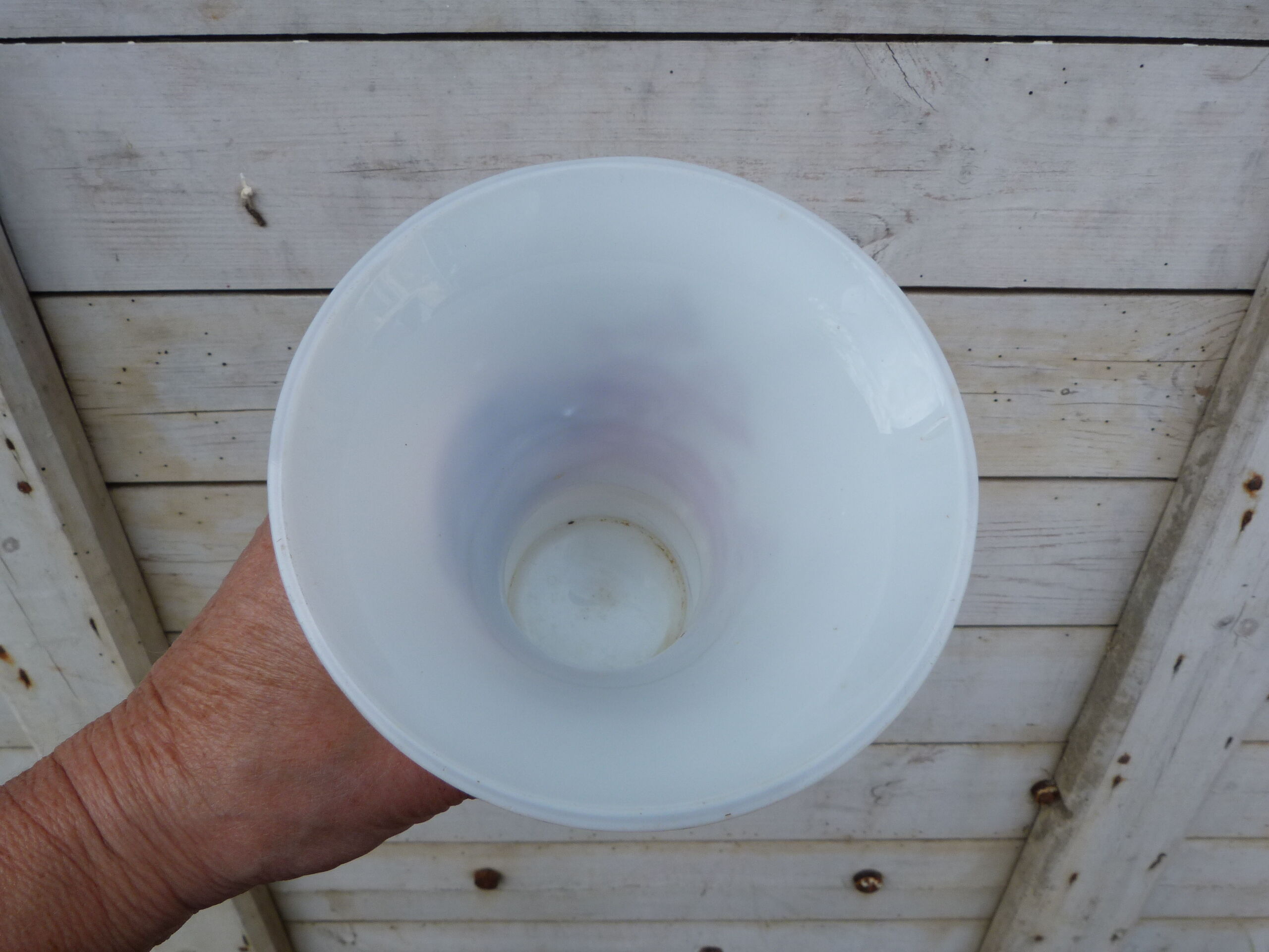 Vase en opaline motifs en grisaille rouge Chasse au Sanglier