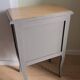 Petite table d'appoint unique en bois rénovée - style campagne chic