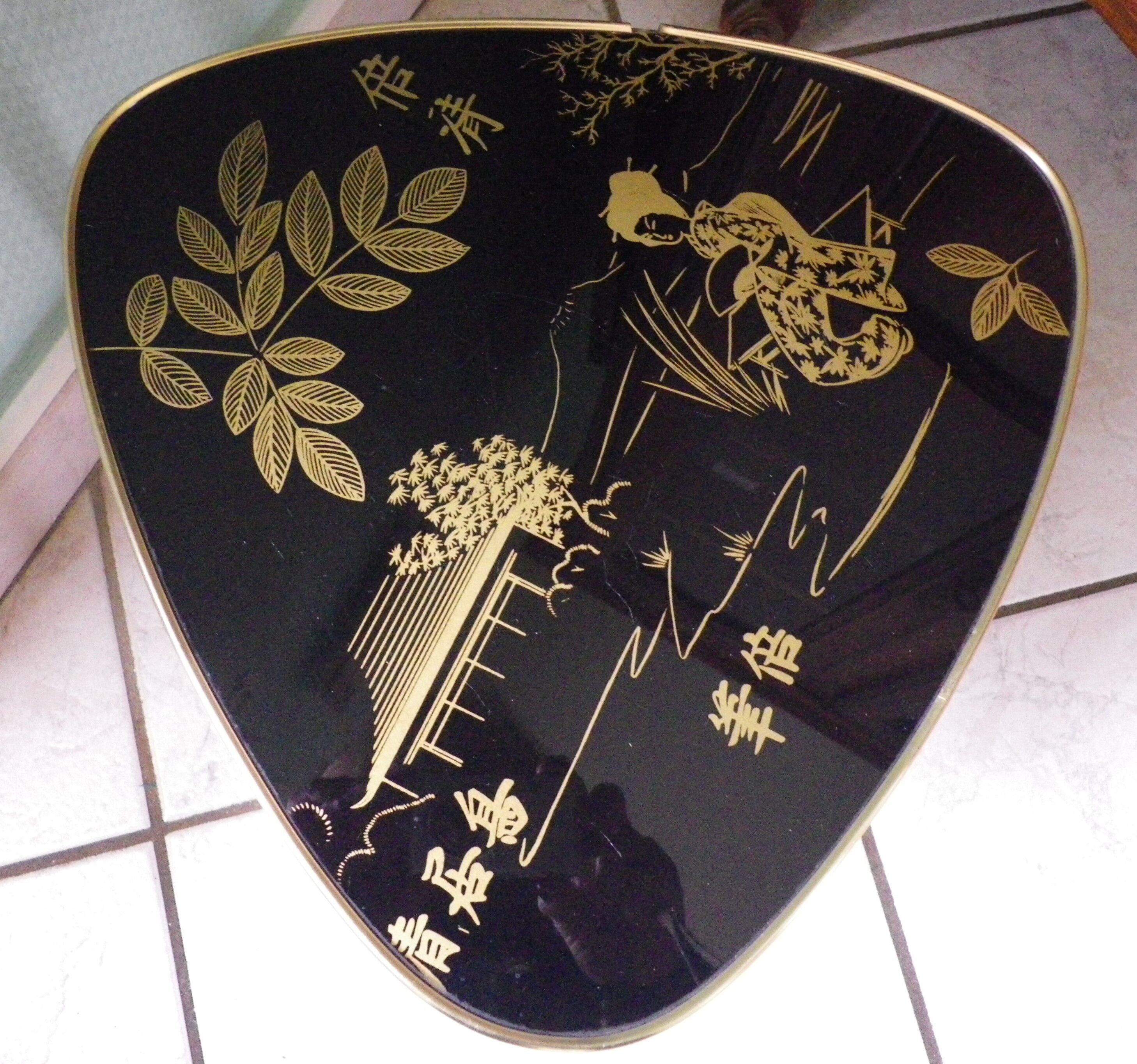 Side table, tripod, compass leg, pick shape, Japanese décor