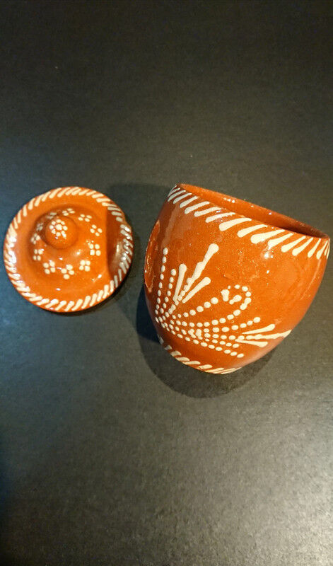 Sugar bowl and portuguese terracotta honey pot
