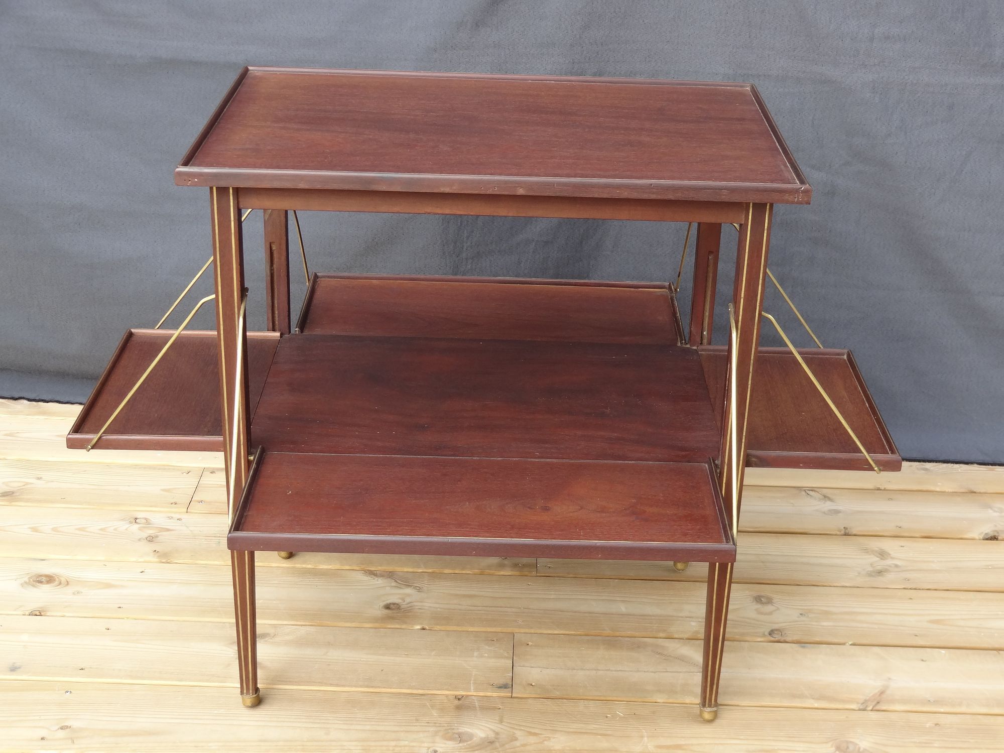 Mahogany service with flaps with removable glass top 67 x 46 cm