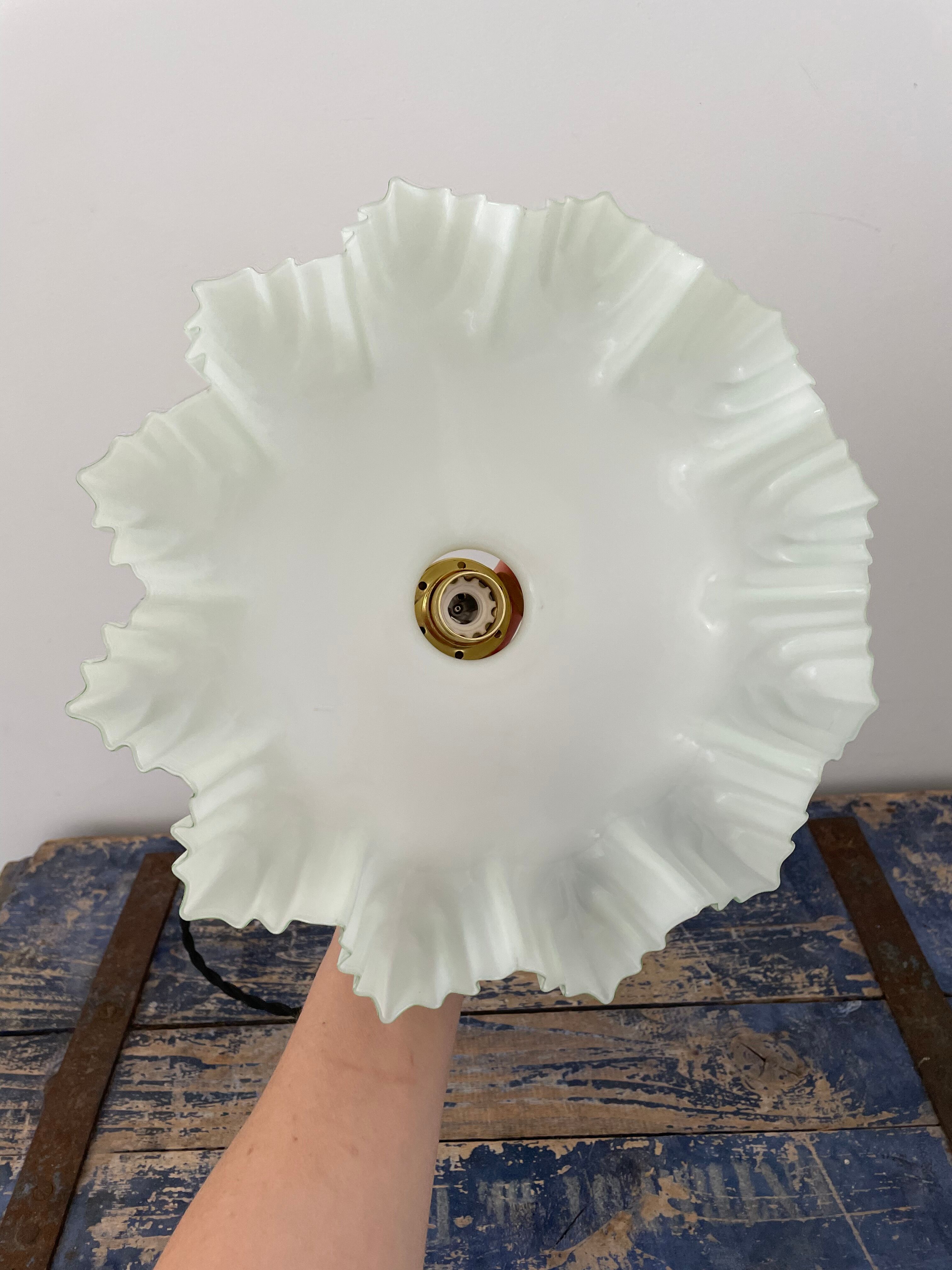 Green opaline suspension