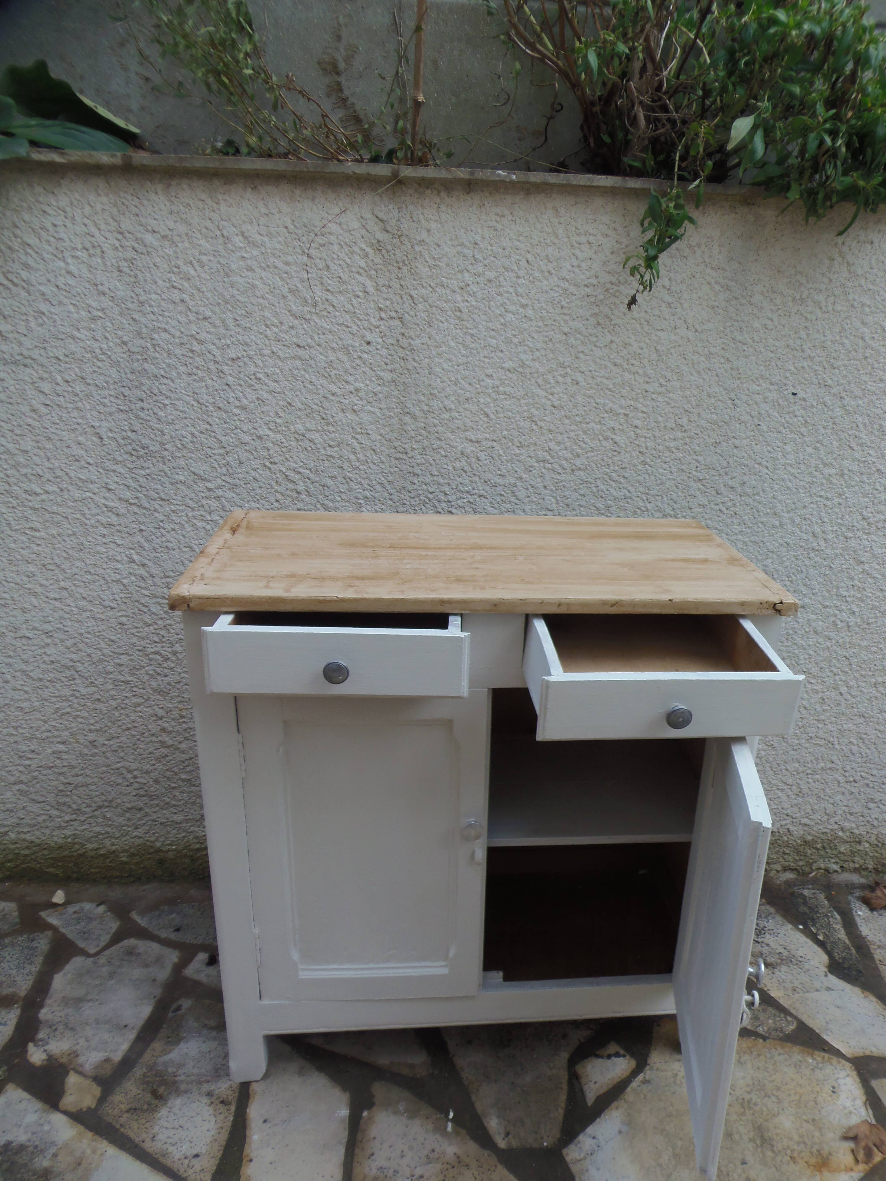 Vintage Parisian buffet re-enchanted in pearl grey, wooden top.
