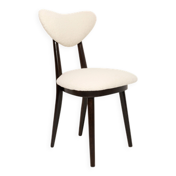 Light heart-shaped chair in boucle from the mid-century, Europe, 1960s.