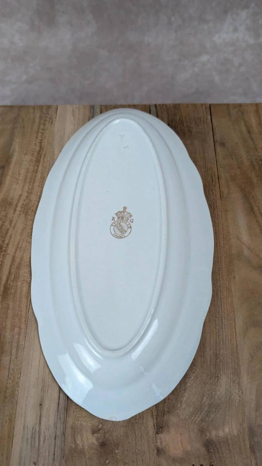 Antique oval plate Kg Lunéville – bird & golden flower decoration