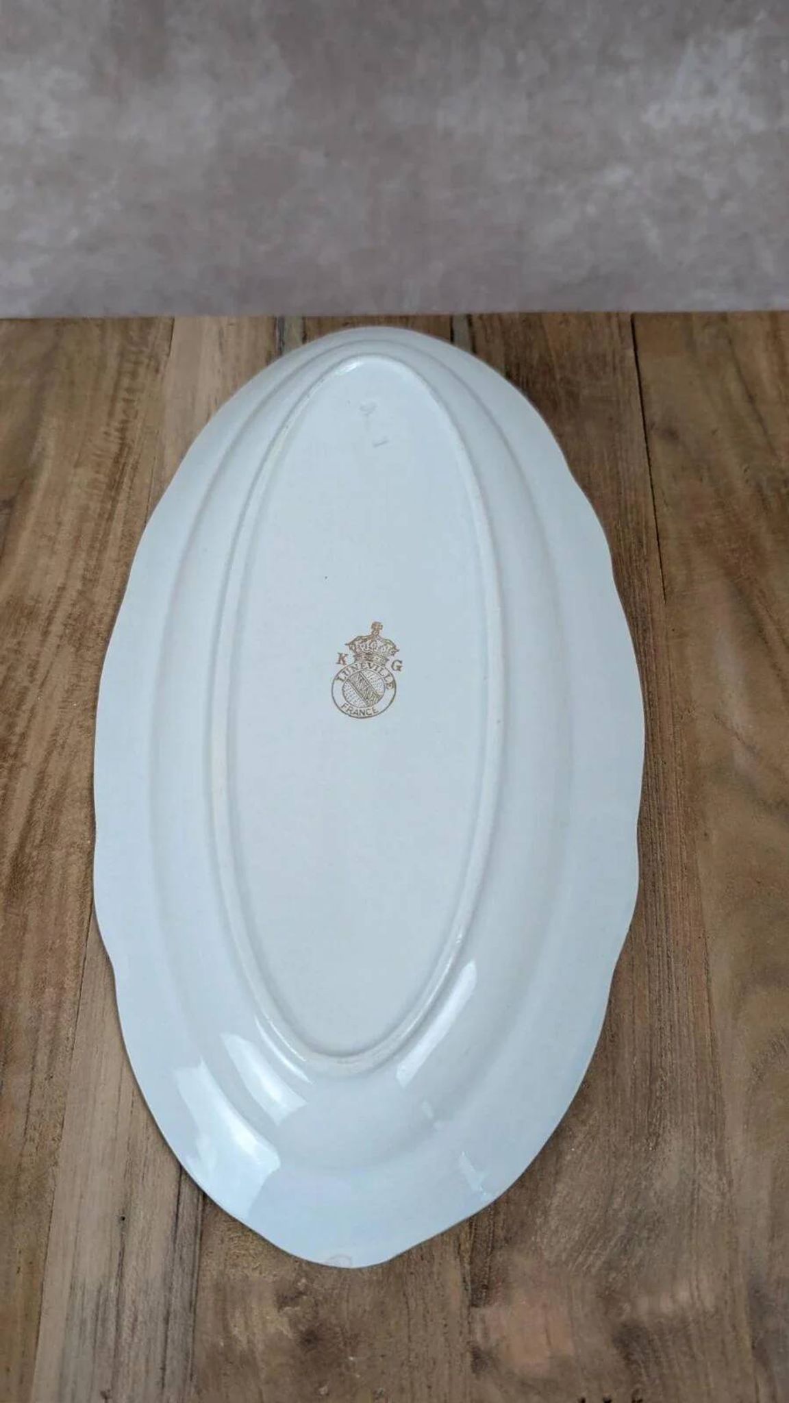 Antique oval plate Kg Lunéville – bird & golden flower decoration