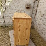 Sandblasted chest of drawers