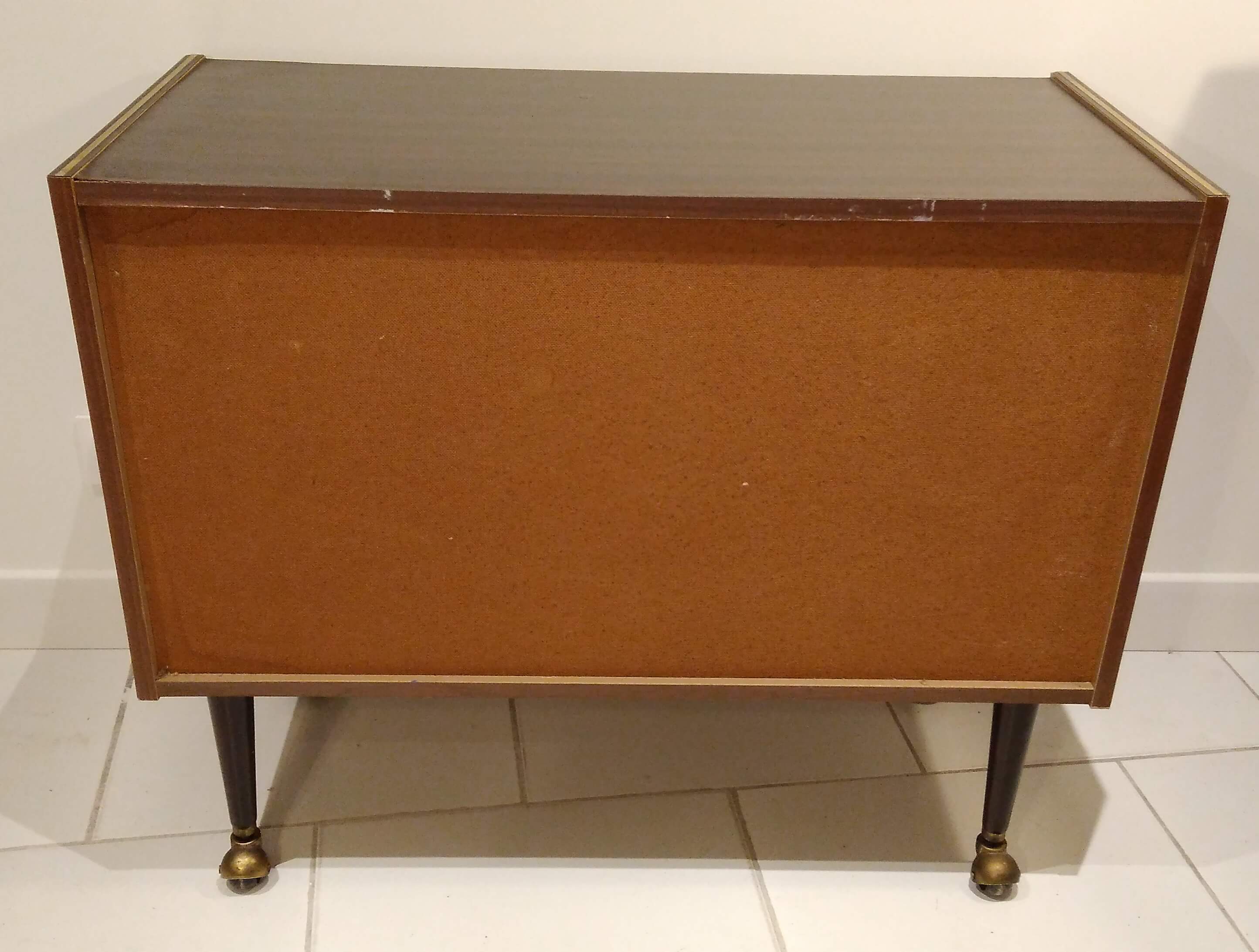 Furniture bar with wheels 70