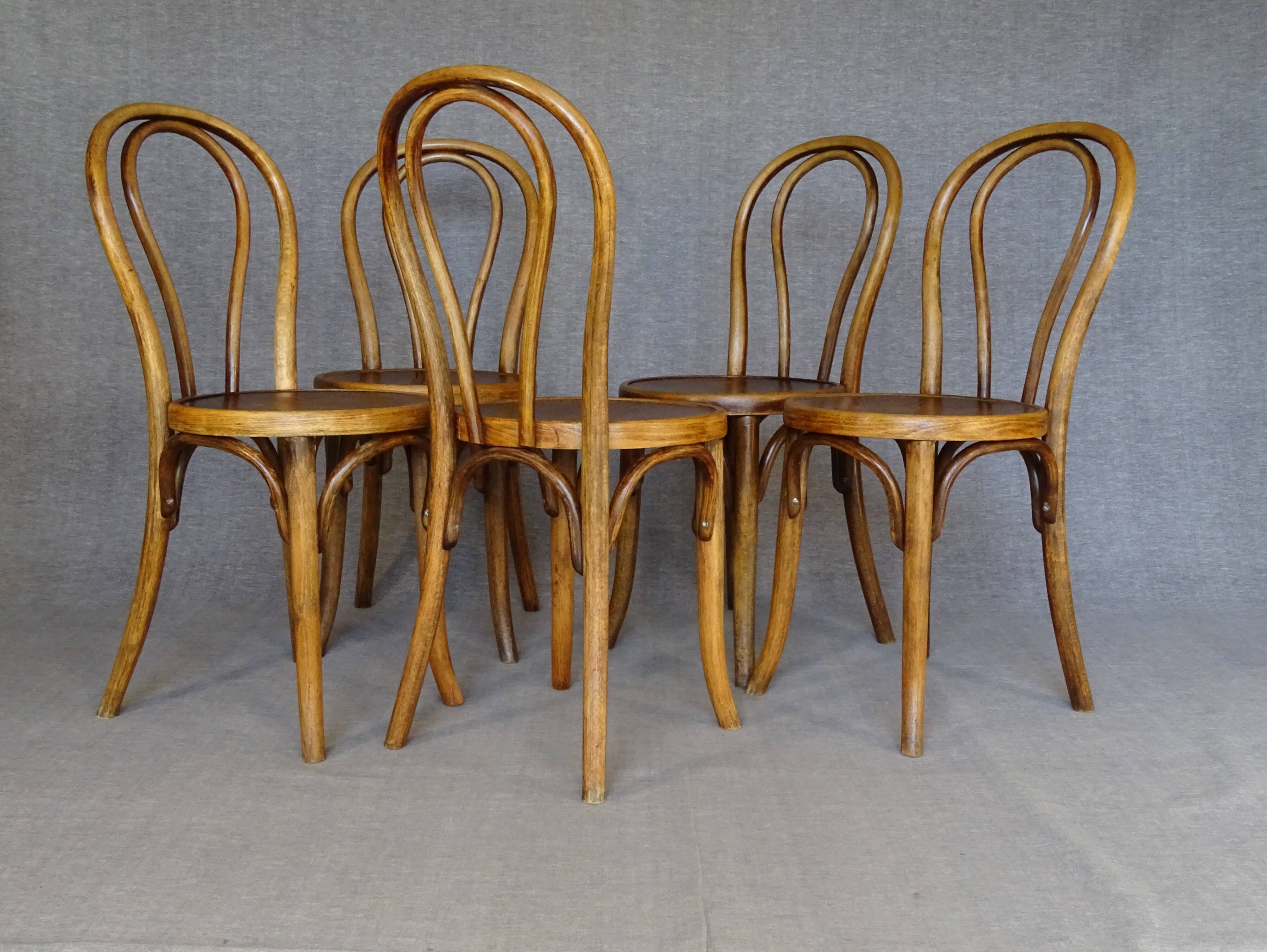 Set de 5 chaises N° 18 1/2 par Thonet, trés bistrot - 1930