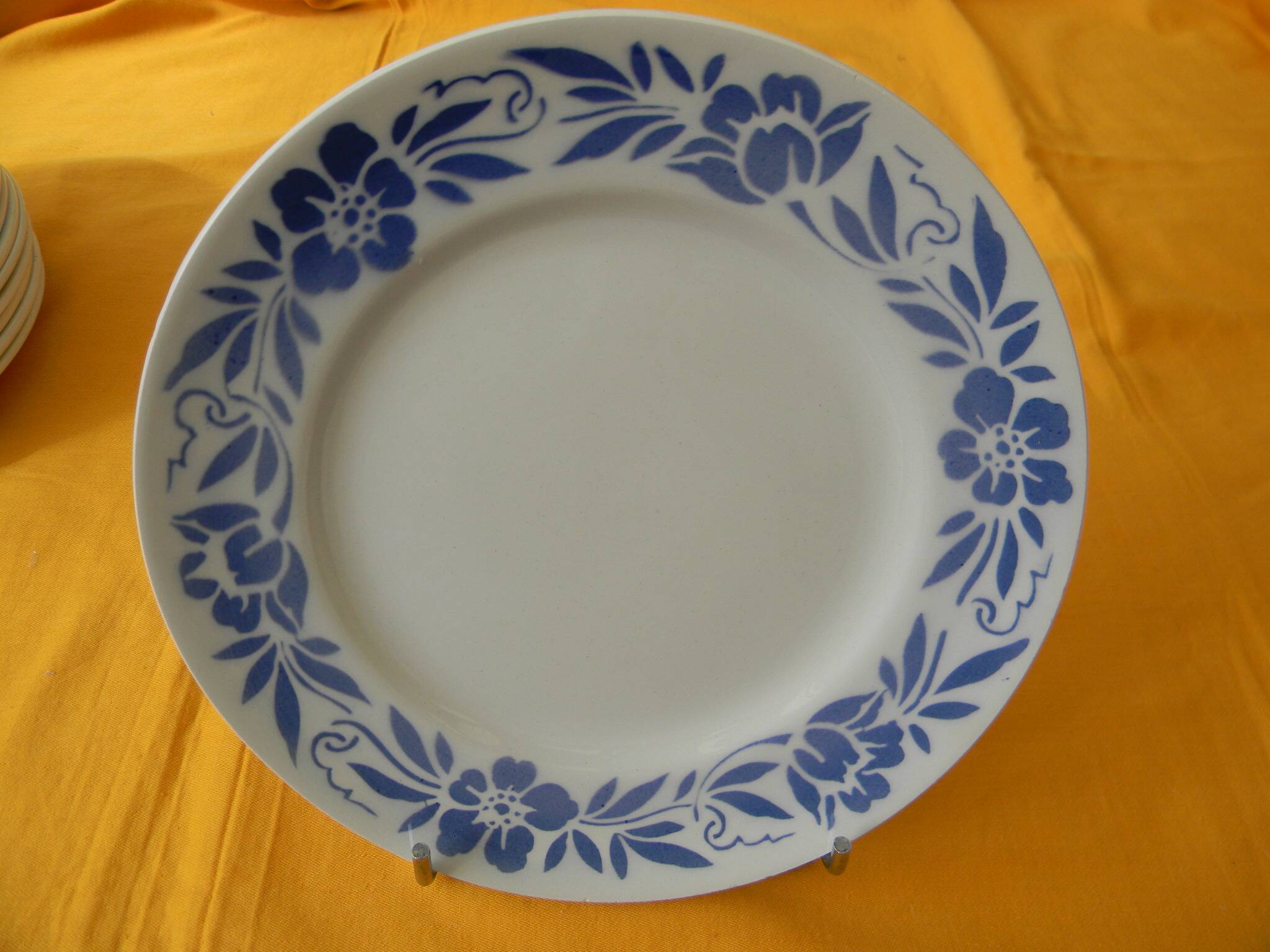 Set of 12 earthenware dessert plates from ORCHIES.