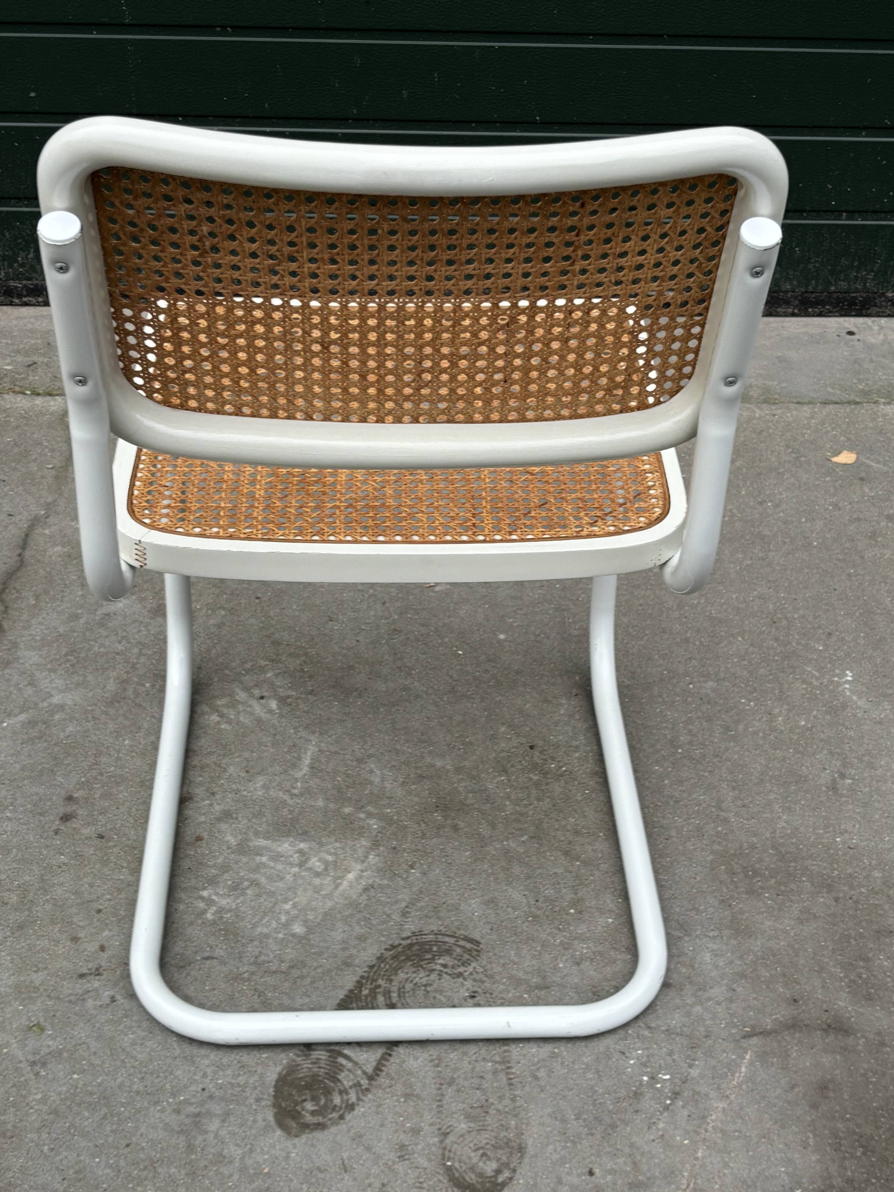 Lot de 4 chaises Cesca modèle b32 par Marcel Breuer Design