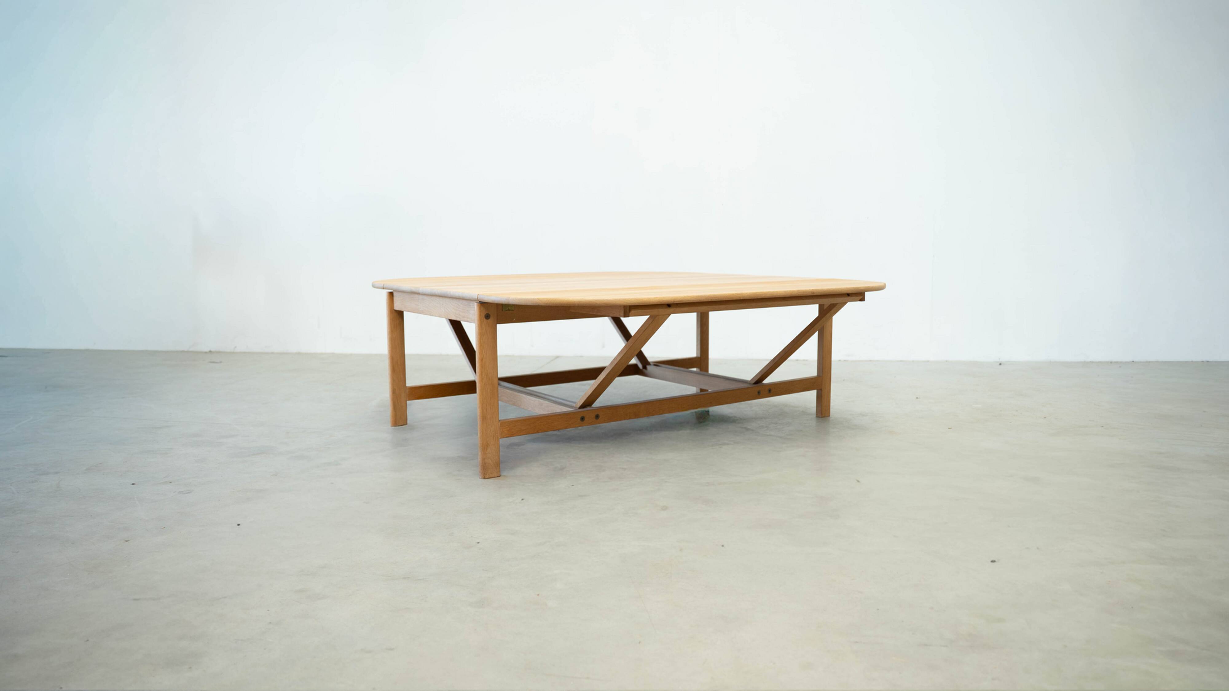 Drop-leaf coffee table 5396 by Søren Holst for Fredericia Furniture