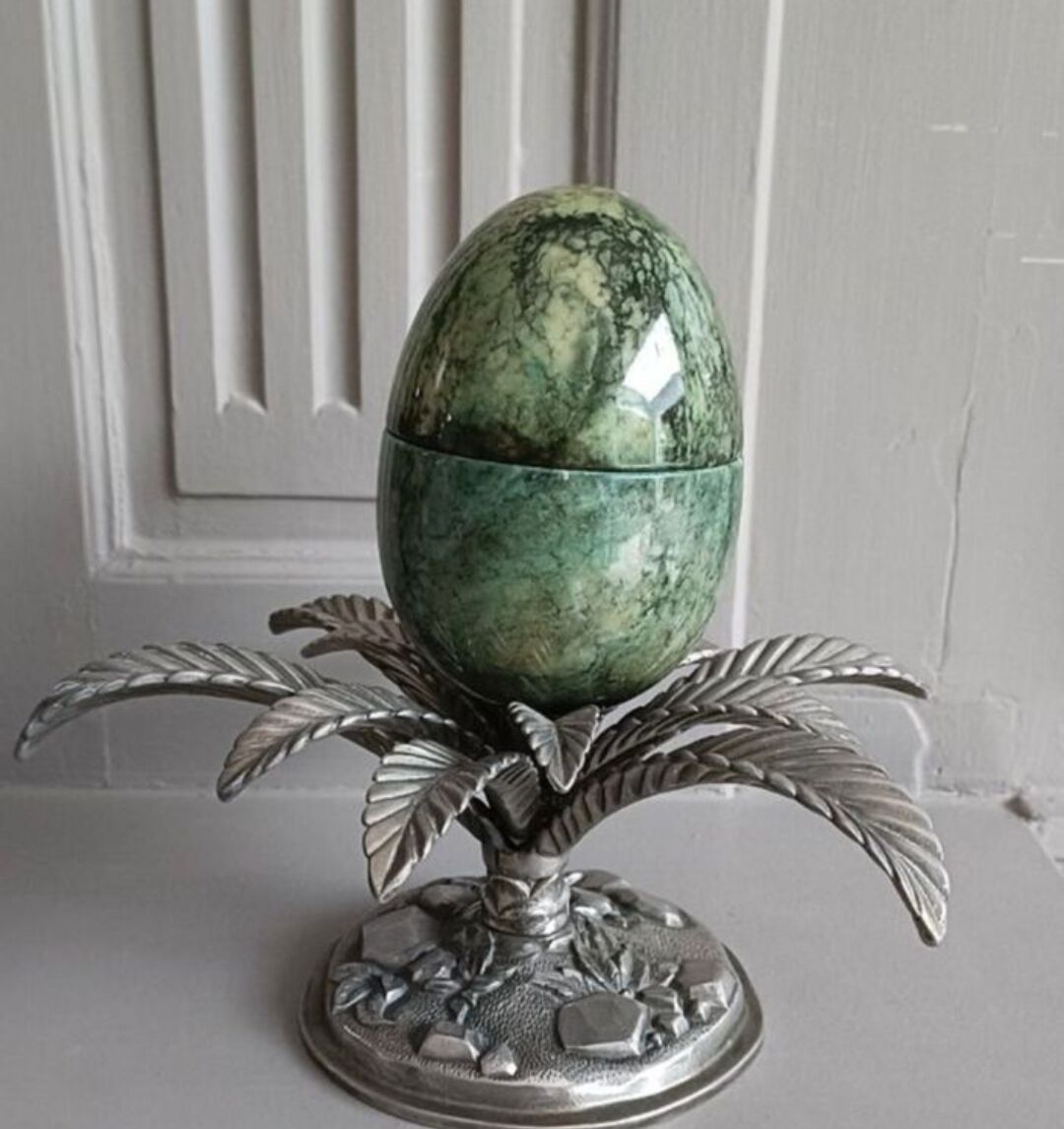 Oeuf en marbre et bronze, Art Déco