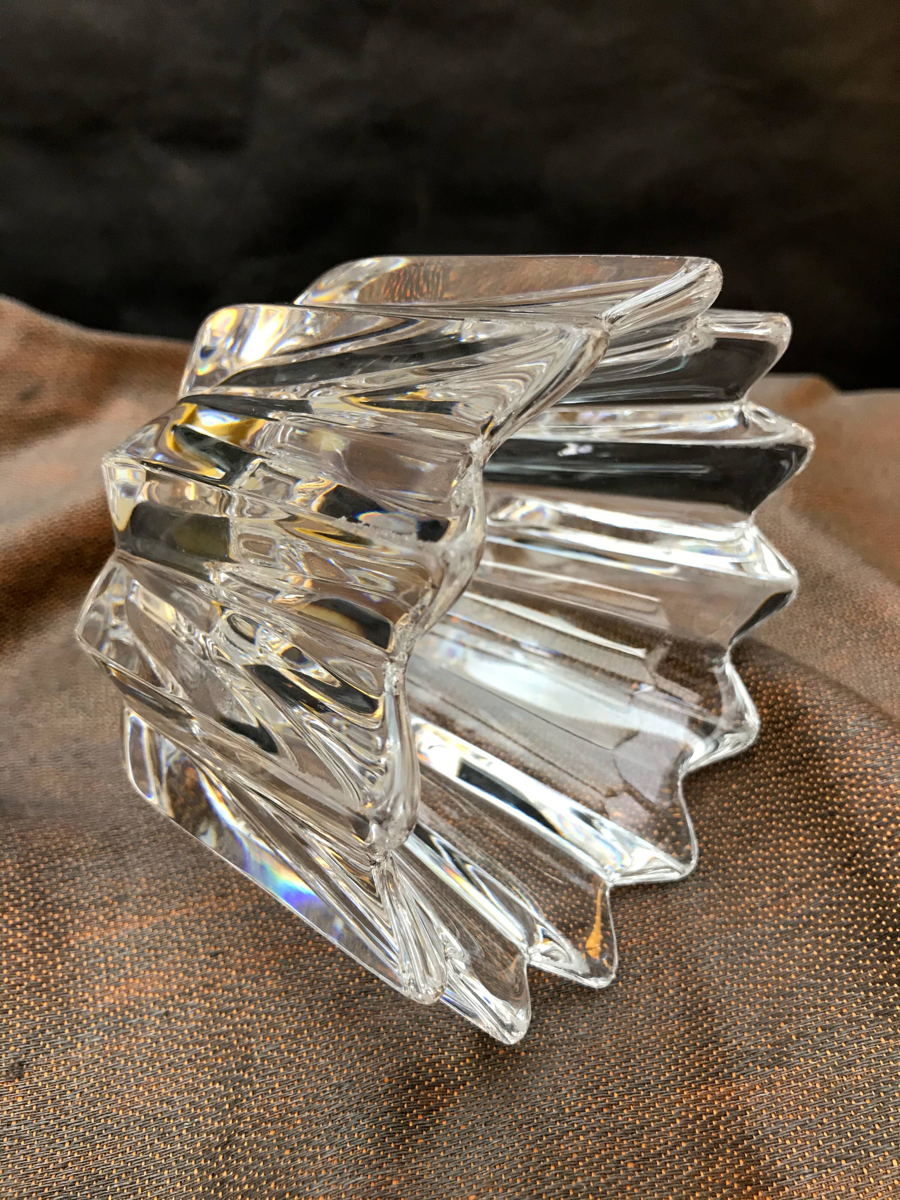 Small tulip pocket or signed crystal baguier, Scandinavian design by Jan Johanson Orrefors
