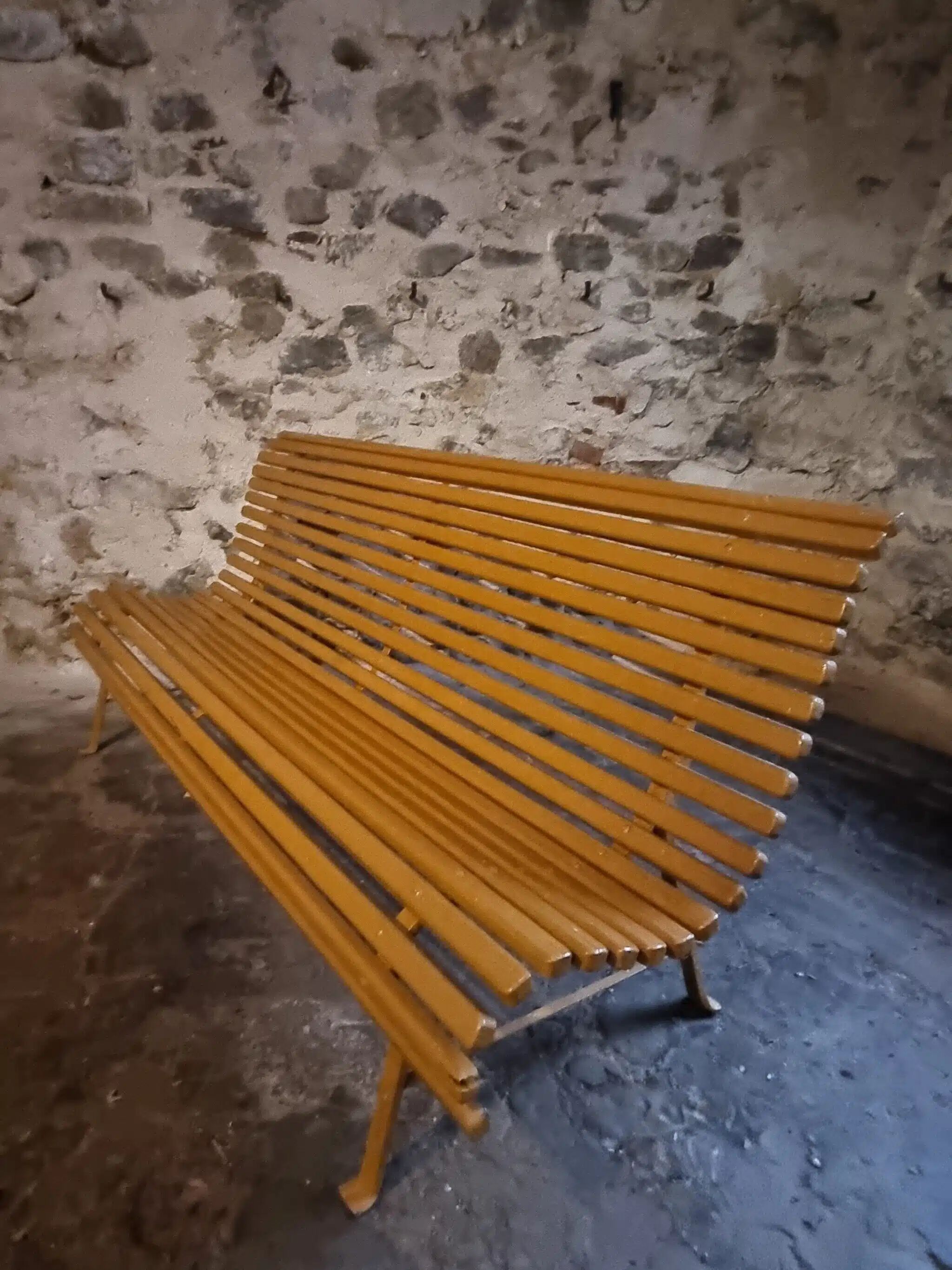 Vintage French garden bench in pine, mid-20th century.