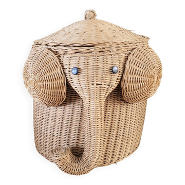 Elephant laundry basket in rattan